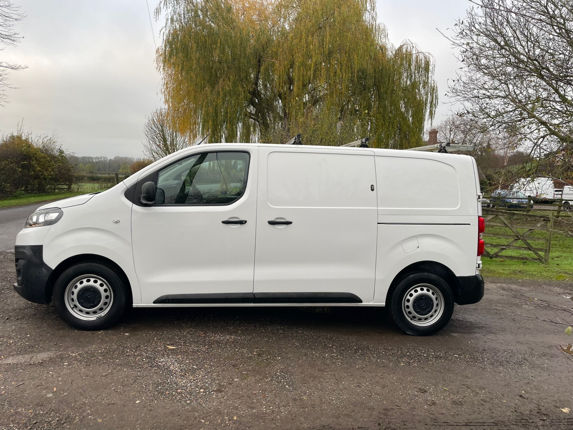 2020 CITROEN DISPATCH 1400 EN-PRISE BHDI SS WHITE PANEL VAN *PLUS VAT* - Image 2 of 15