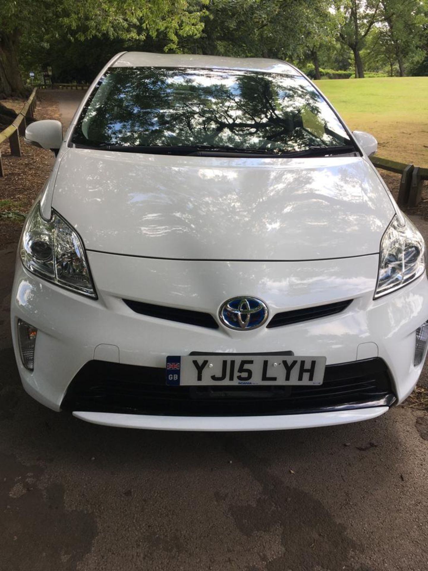 2015 TOYOTA PRIUS WHITE AUTOMATIC HYBRID *NO VAT*