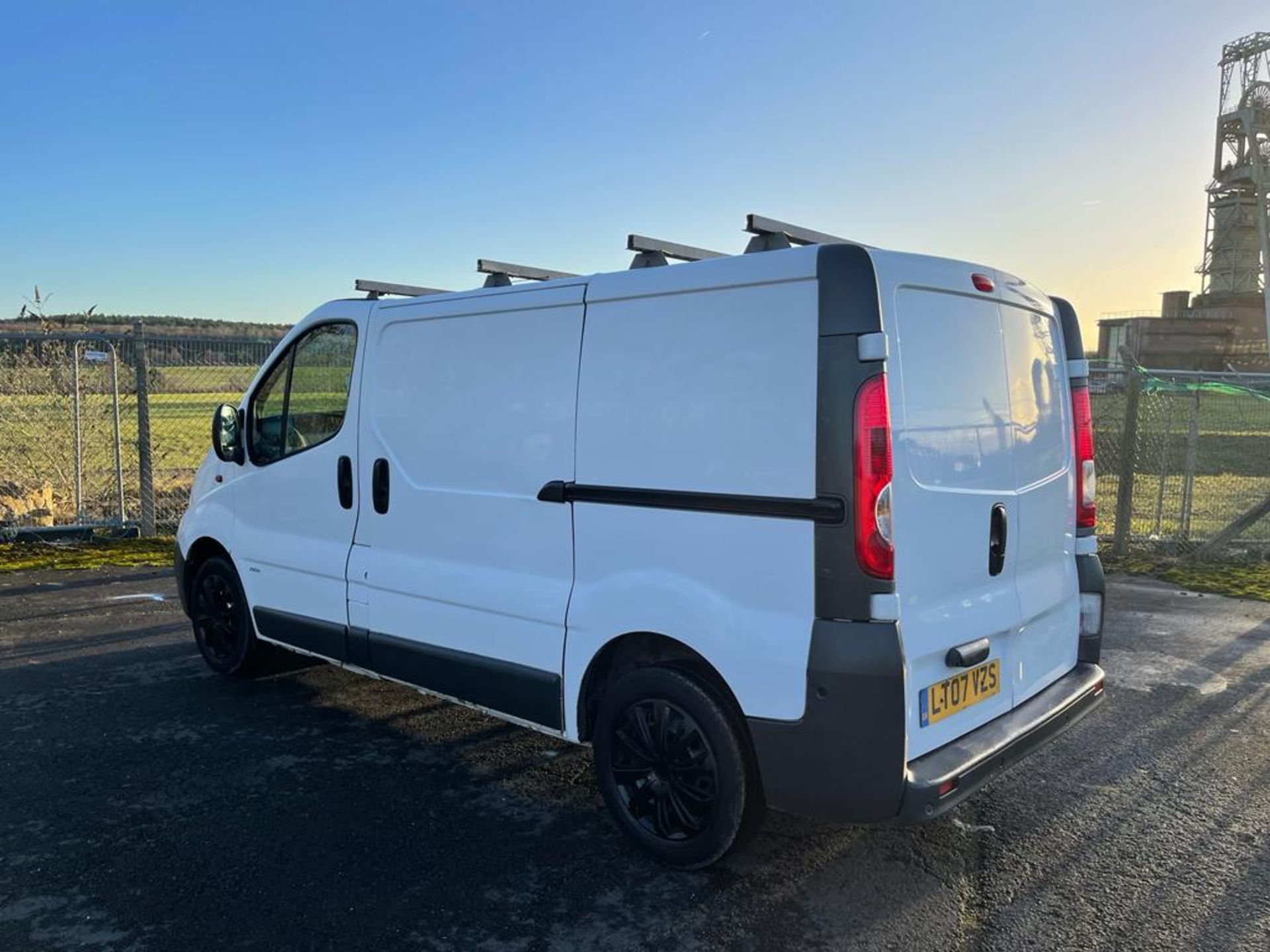 2007 VAUXHALL VIVARO 2700 CDTI SWB WHITE PANEL VAN *NO VAT* - Image 8 of 17