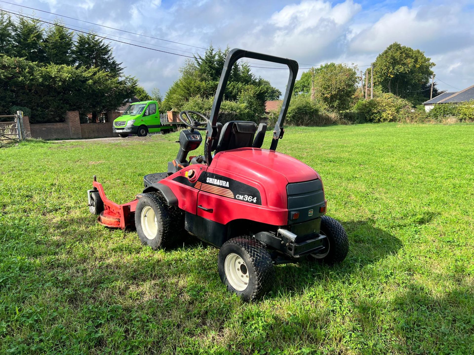 Shibaura CM364 4WD Outfront Ride On Mower *PLUS VAT* - Image 4 of 17