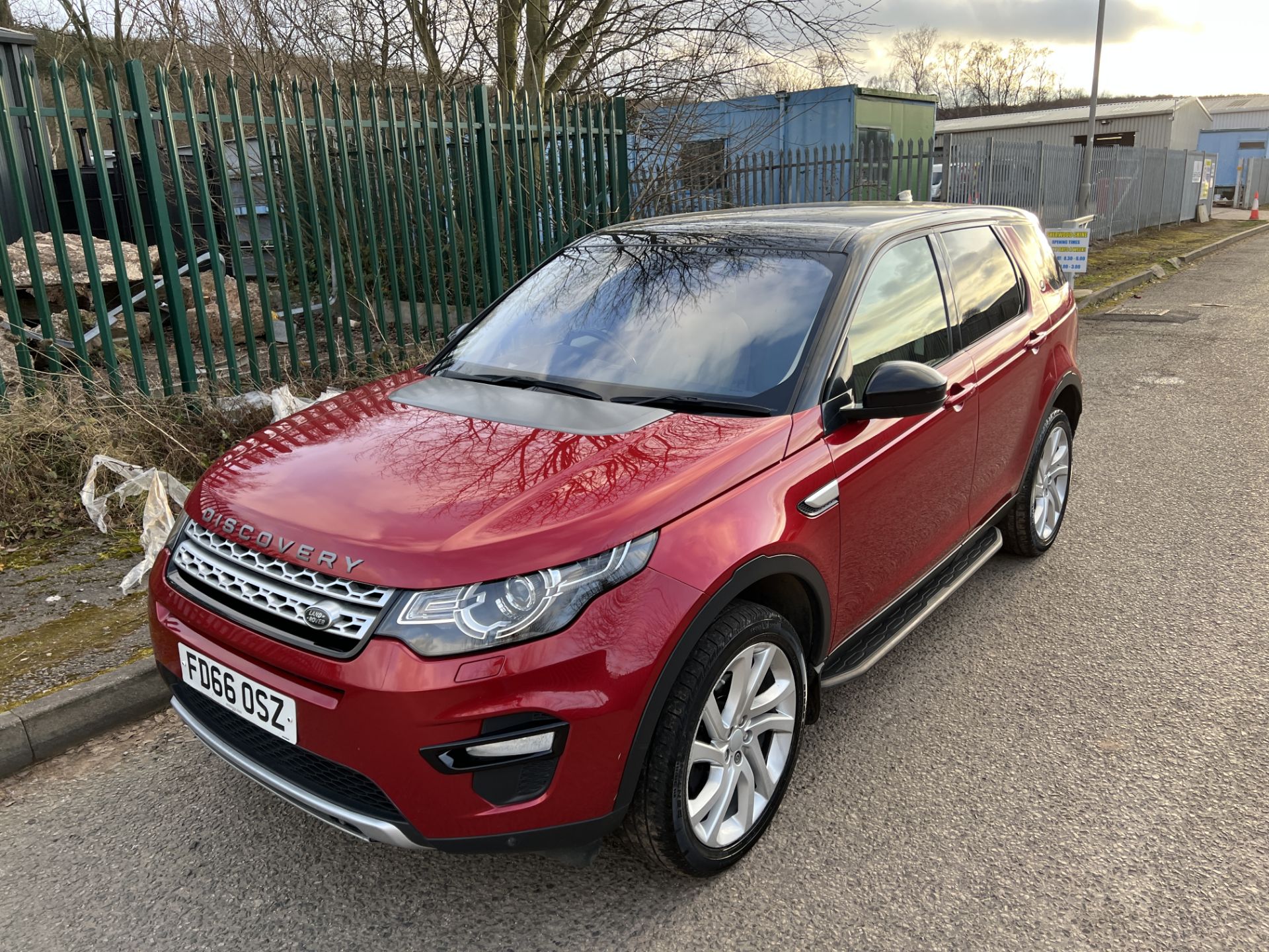 2016/66 LAND ROVER DISCOVERY SPORT HSE TD4 AUTO RED SUV ESTATE 7 SEATS *PLUS VAT* - Image 6 of 23