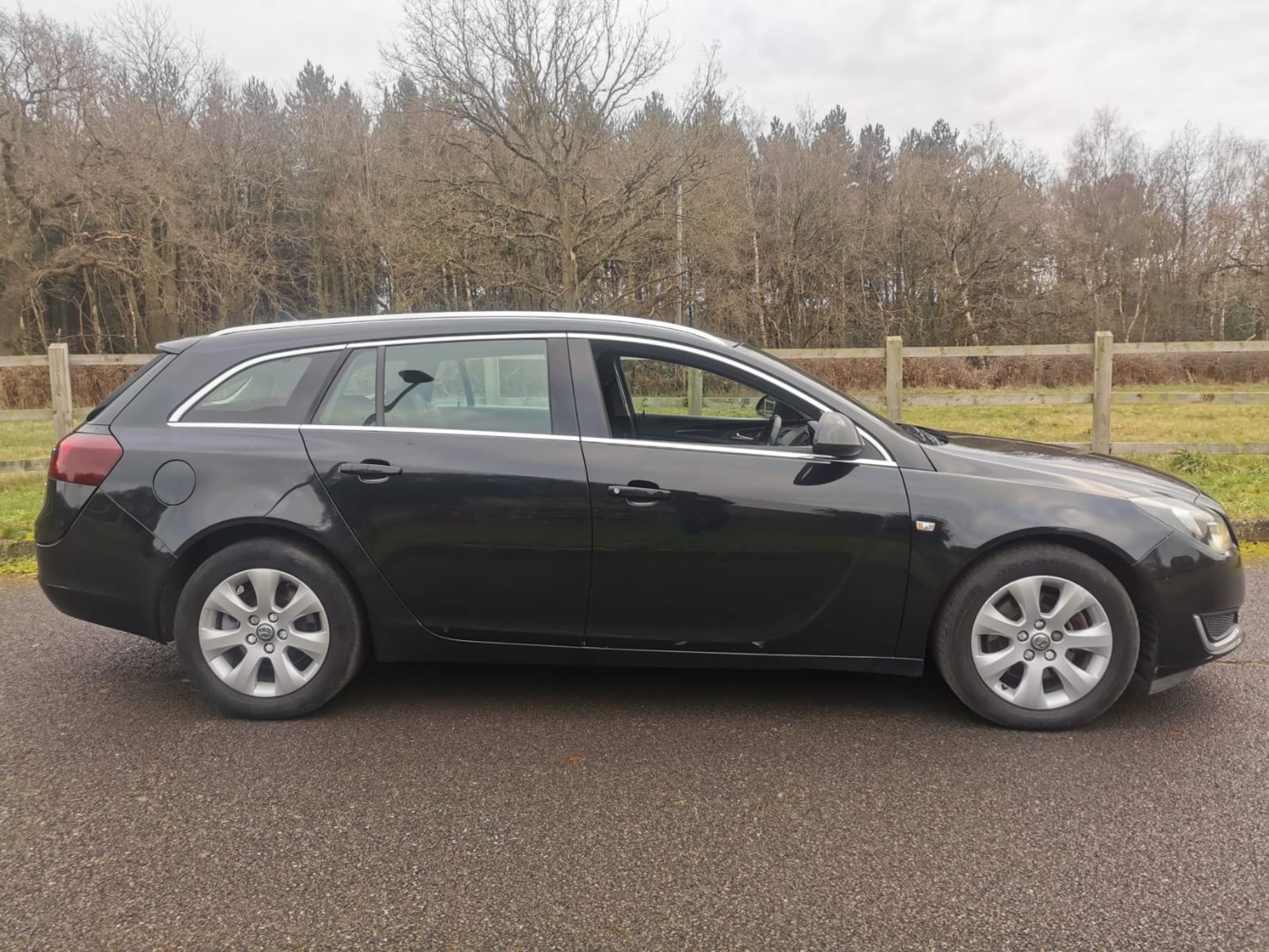 2014/63 REG VAUXHALL INSIGNIA TECHLINE CDTI ECO S/S BLACK ESTATE 2.0 DIESEL *NO VAT* - Image 8 of 22