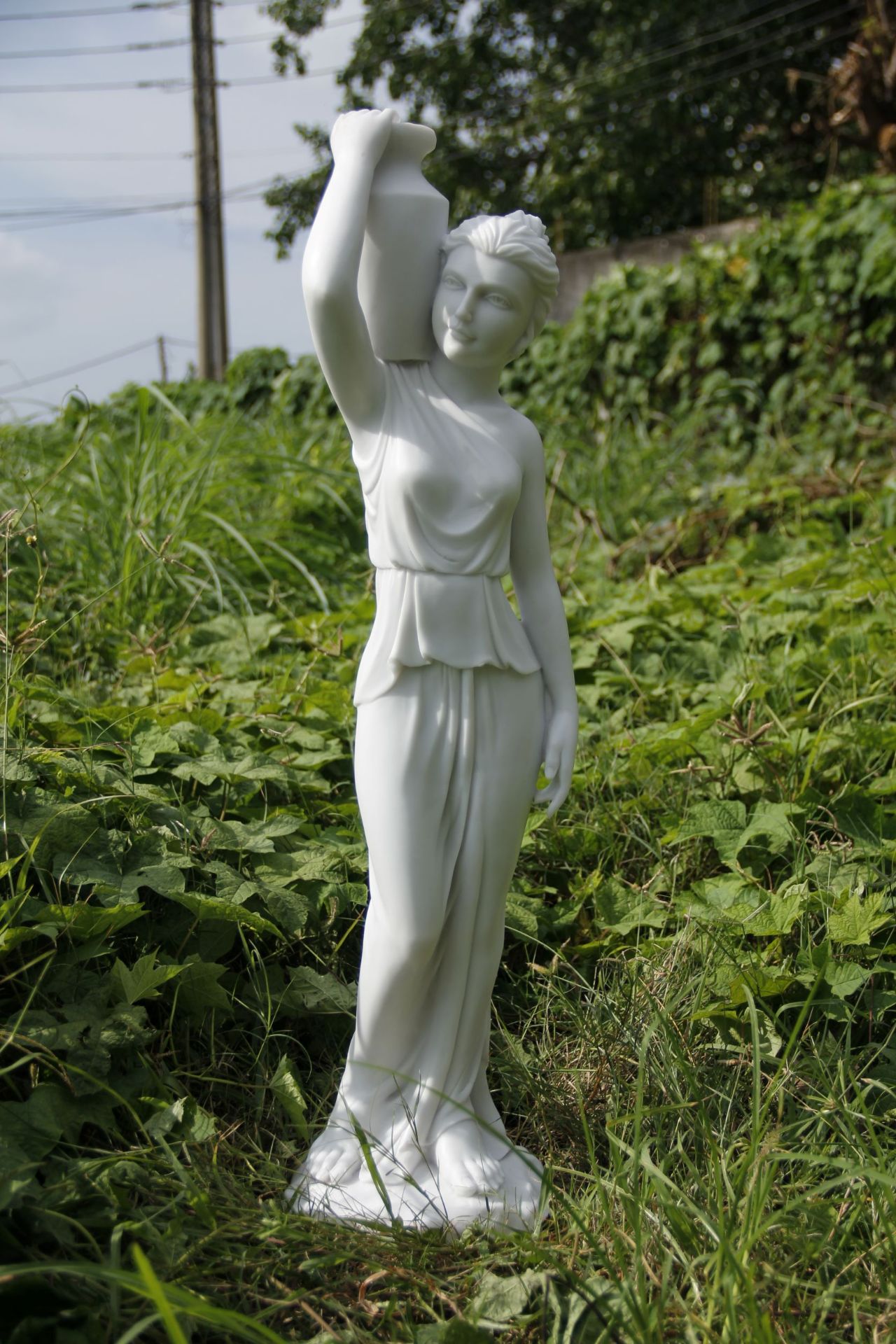 Beautiful Dinova Phoebe statue *PLUS VAT*