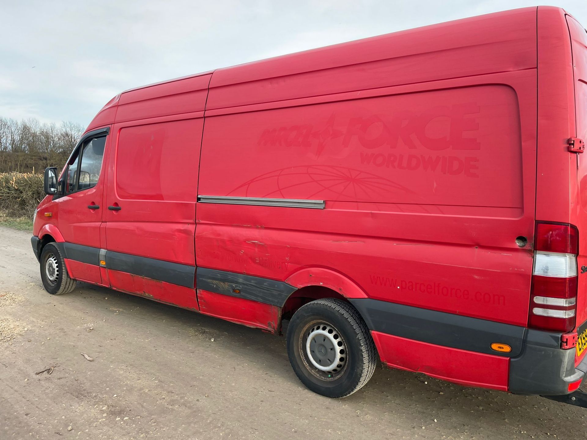 2009 MERCEDES SPRINTER 311 CDI LWB RED PANEL VAN *NO VAT* - Image 4 of 17