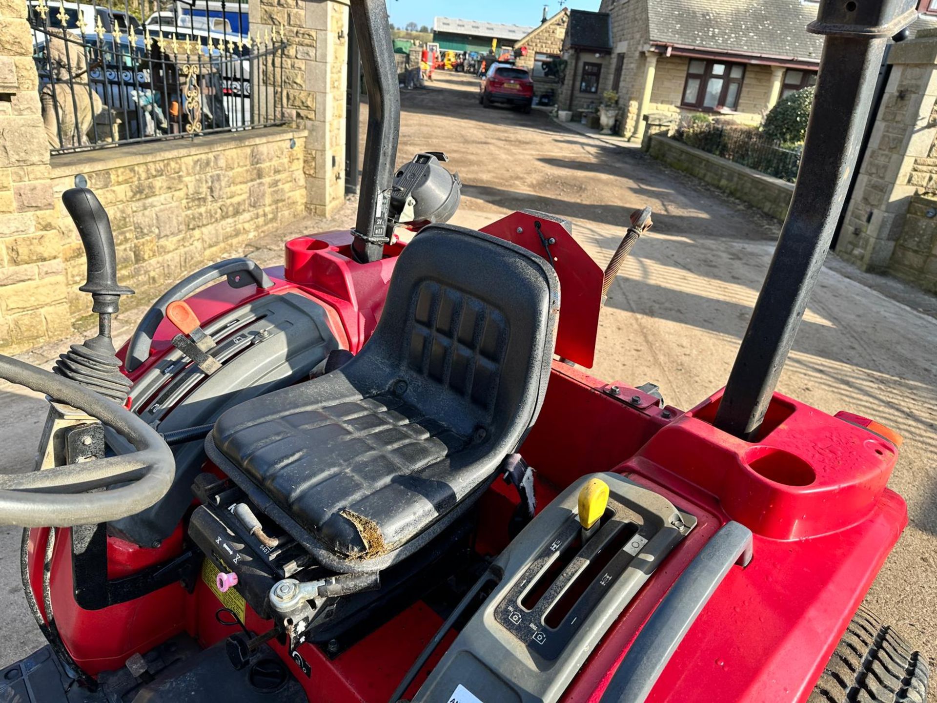 Mitsubishi MT28 4WD Compact Tractor With Front Loader And Attachments *PLUS VAT* - Image 10 of 20