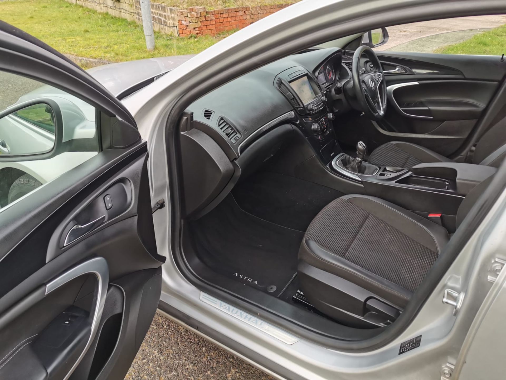 2016/65 REG VAUXHALL INSIGNIA TECH LINE CDTI ECO 2.0 DIESEL MANUAL ESTATE, SHOWING 1 FORMER KEEPER - Image 19 of 30