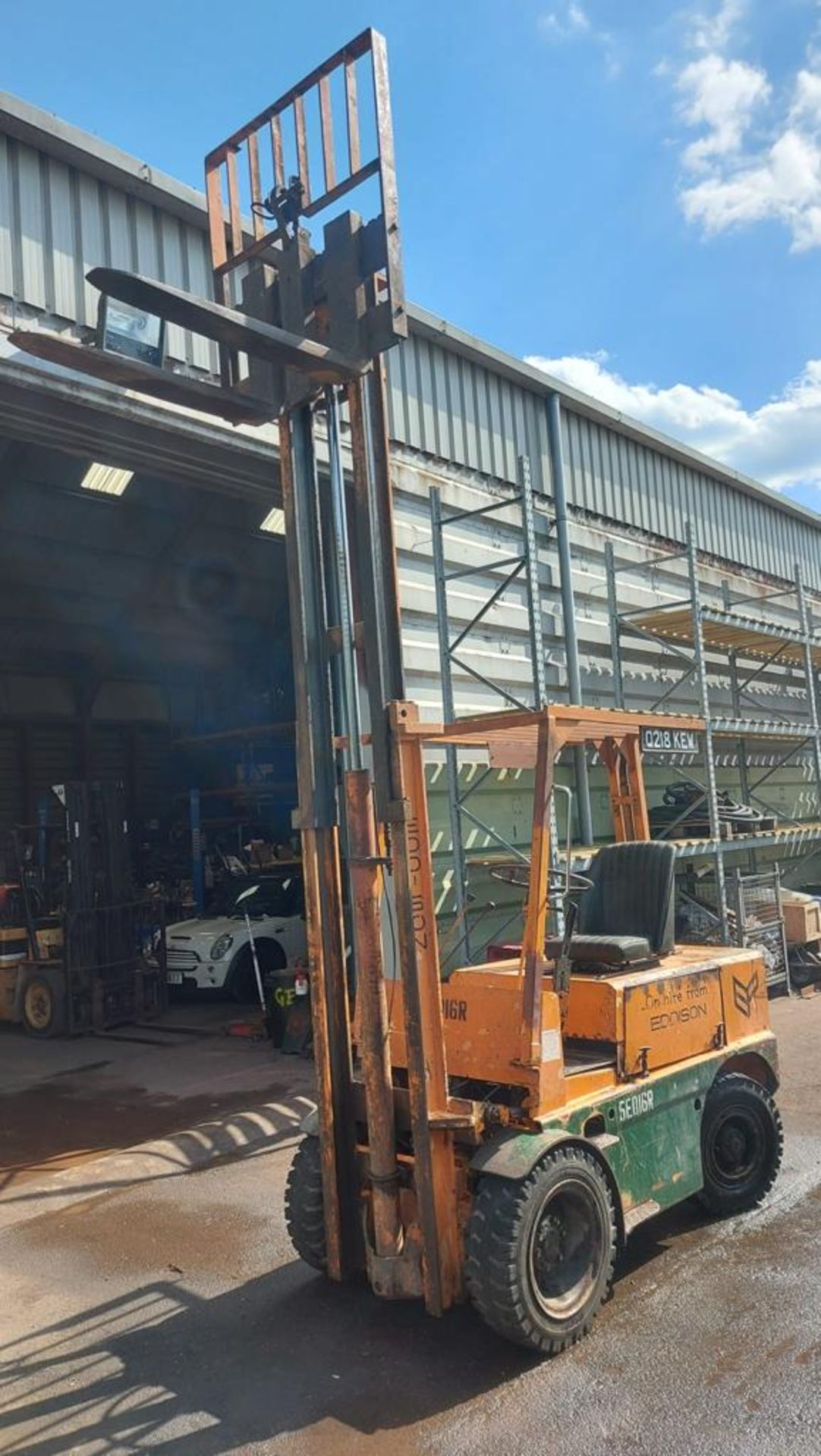 4 TON YALE FORKTRUCK, DIESEL, STARTS FIRST TURN OF THE KEY, NEW BRAKES *PLUS VAT* - Image 6 of 7