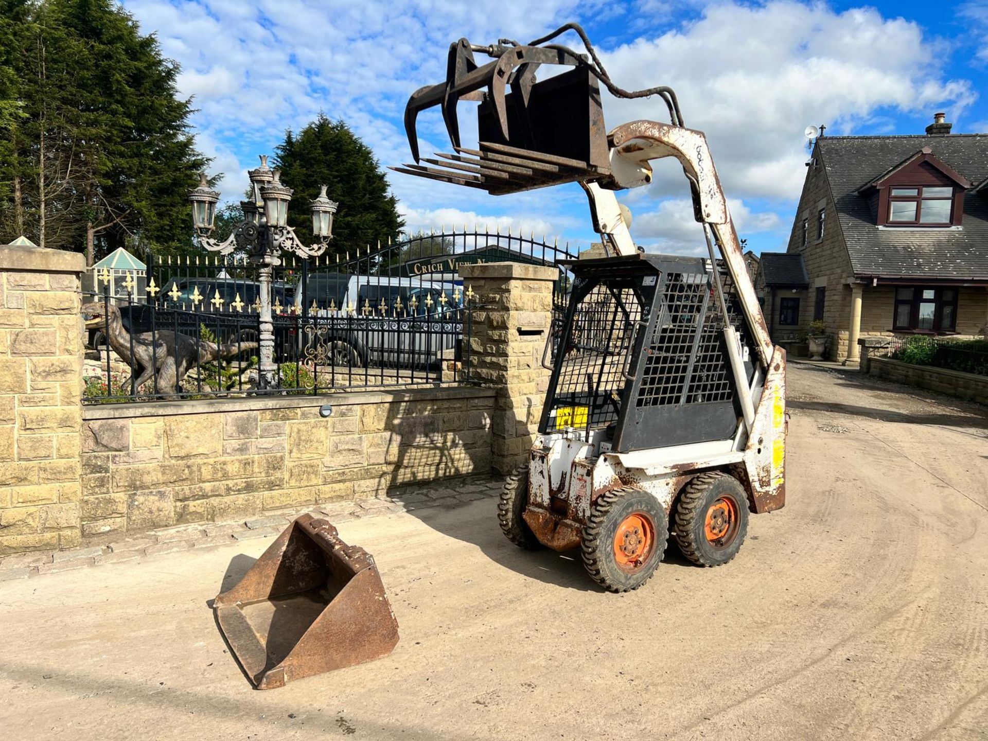 Bobcat 443 Wheeled Skidsteer Loader With Muck Grab, Bucket - Good Set Of Tyres *PLUS VAT* - Image 5 of 11