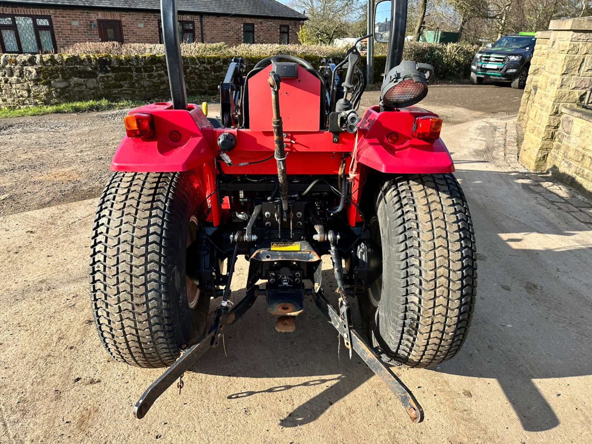 Mitsubishi MT28 4WD Compact Tractor With Front Loader And Attachments *PLUS VAT* - Image 18 of 20