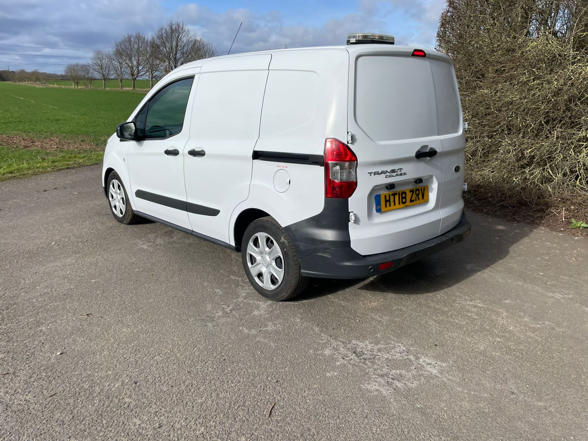 2018 FORD TRANSIT COURIER TREND TDCI WHITE PANEL VAN *PLUS VAT* - Image 4 of 12