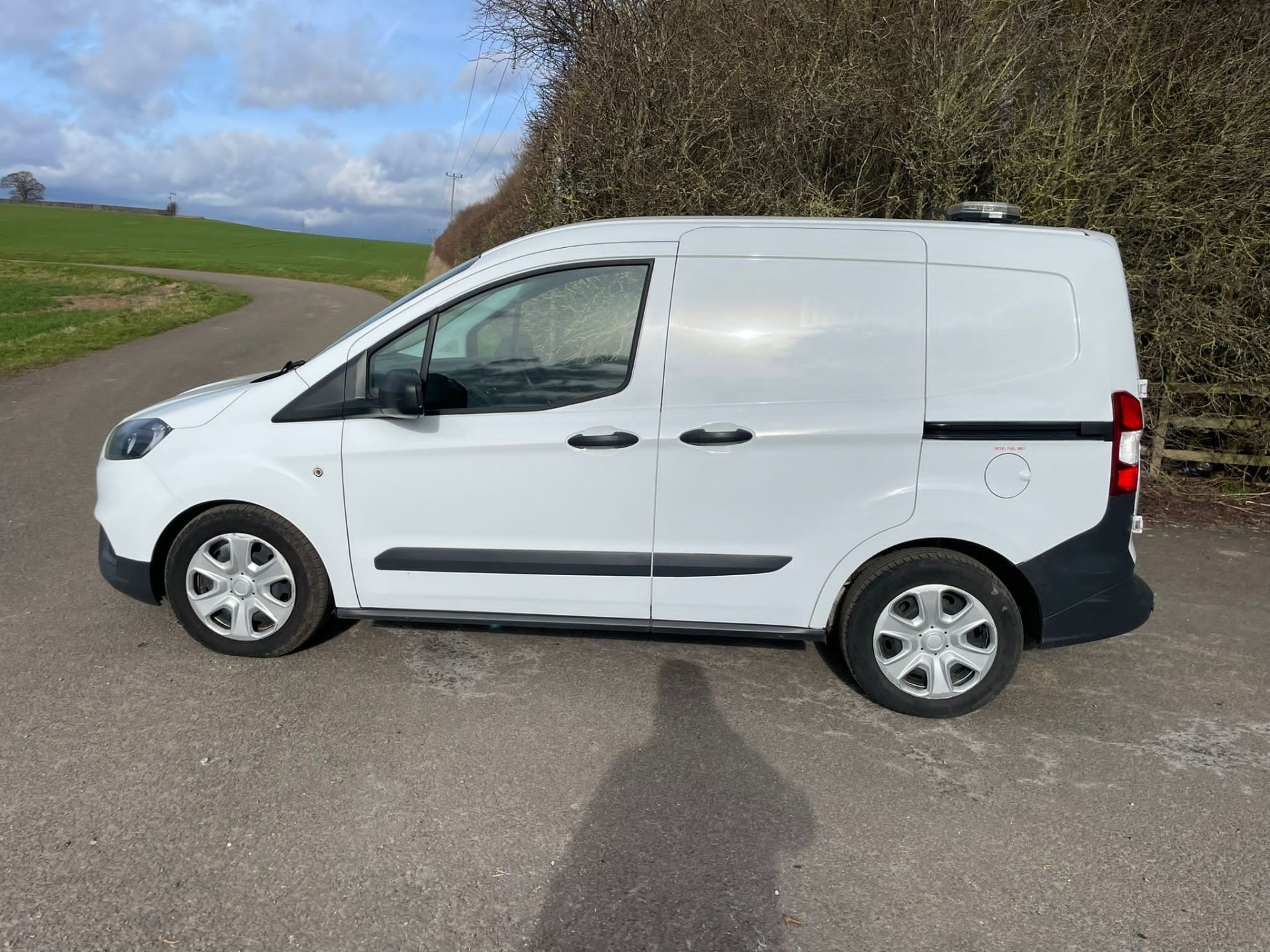 2018 FORD TRANSIT COURIER TREND TDCI WHITE PANEL VAN *PLUS VAT* - Image 2 of 12