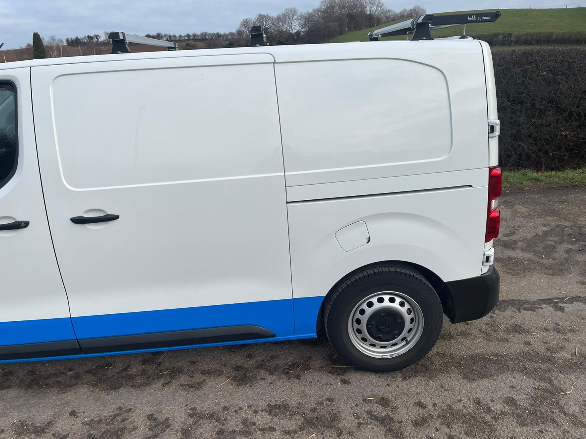 VERY LOW MILEAGE! 2022/71 REG CITROEN DISPATCH 1000 ENTERPRISE PRO B-HDI 1.5 - ONLY 2,000 MILES! - Image 4 of 26