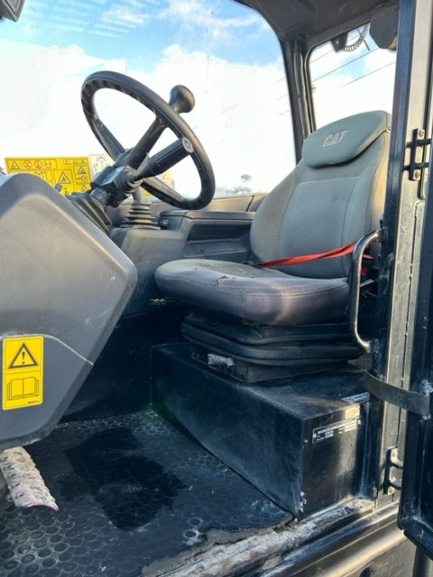 2015 Cat Th414C Telehandler *PLUS VAT* - Image 9 of 14