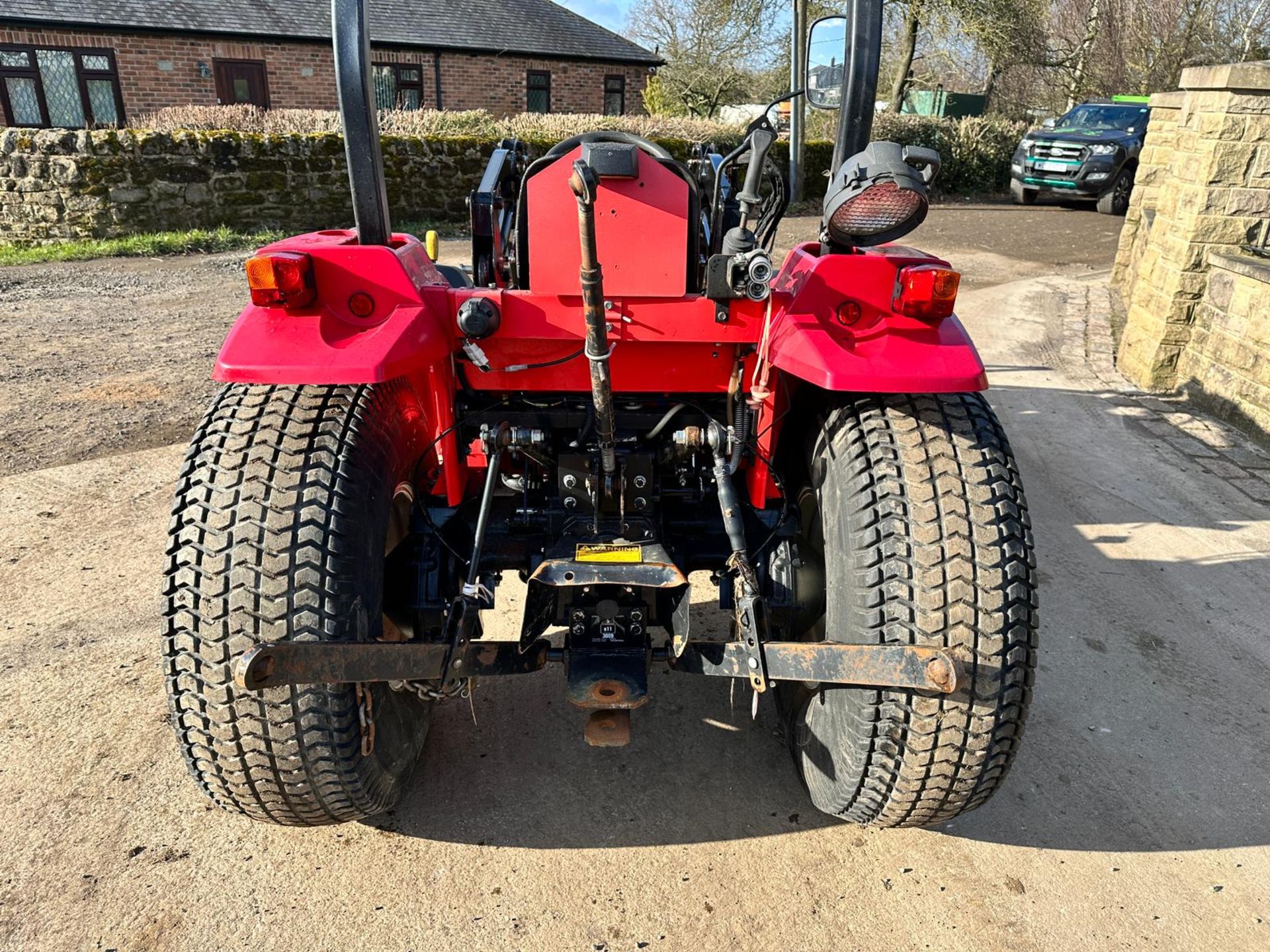 Mitsubishi MT28 4WD Compact Tractor With Front Loader And Attachments *PLUS VAT* - Image 19 of 20