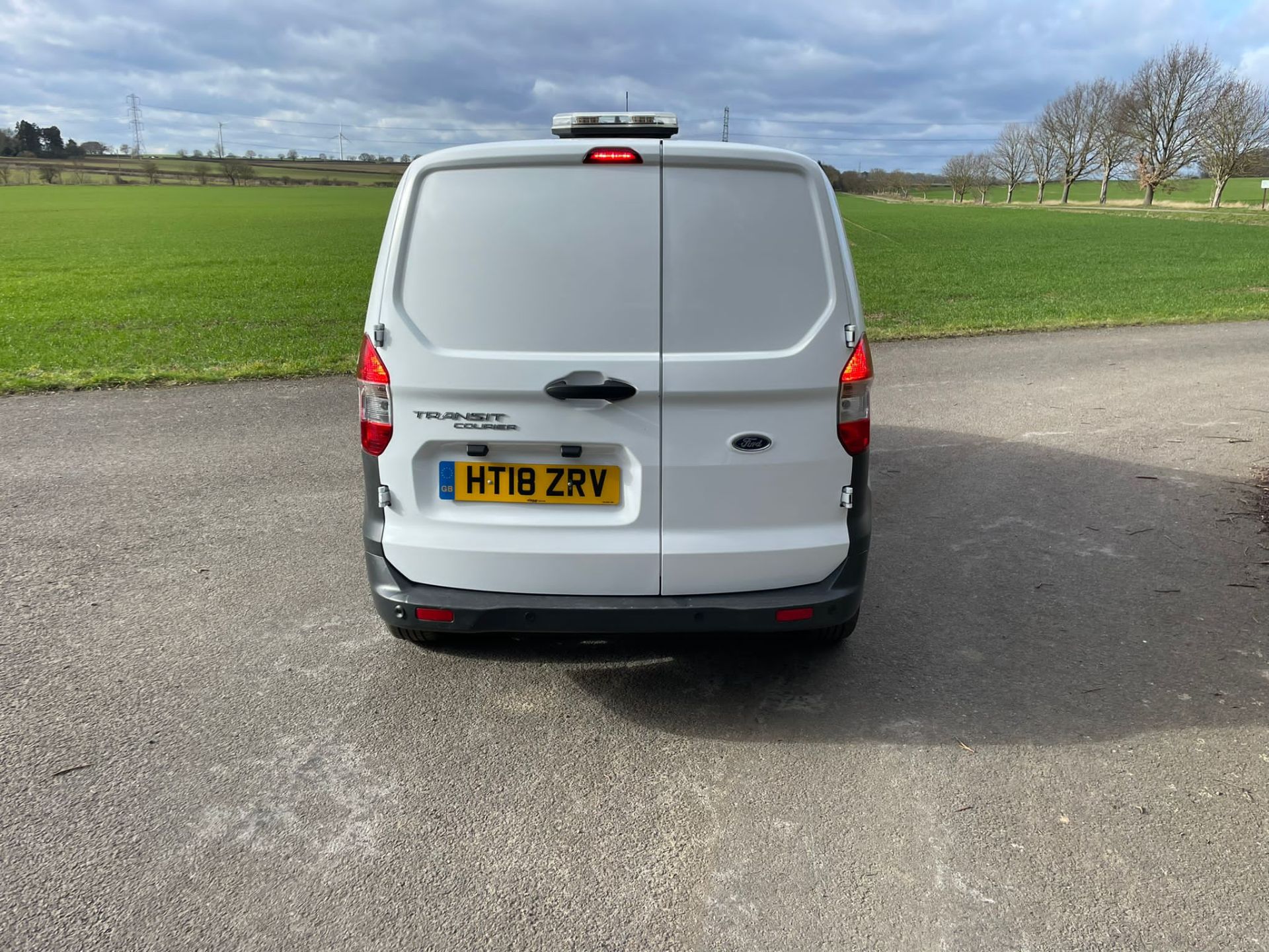 2018 FORD TRANSIT COURIER TREND TDCI WHITE PANEL VAN *PLUS VAT* - Image 7 of 12