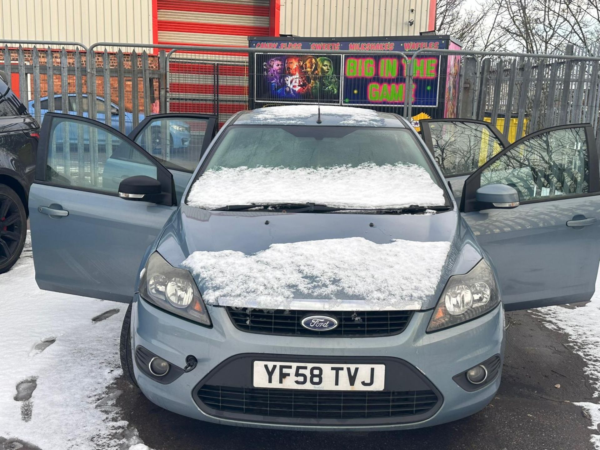 2009 FORD FOCUS ZETEC TD 115 BLUE HATCHBACK *PLUS VAT* - Image 7 of 12