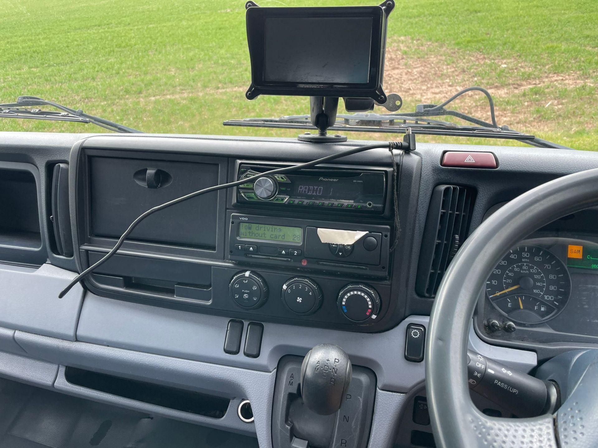 2014 MITSUBISHI FUSO CANTER 7C15 34 WHITE HCV *NO VAT* - Image 13 of 15