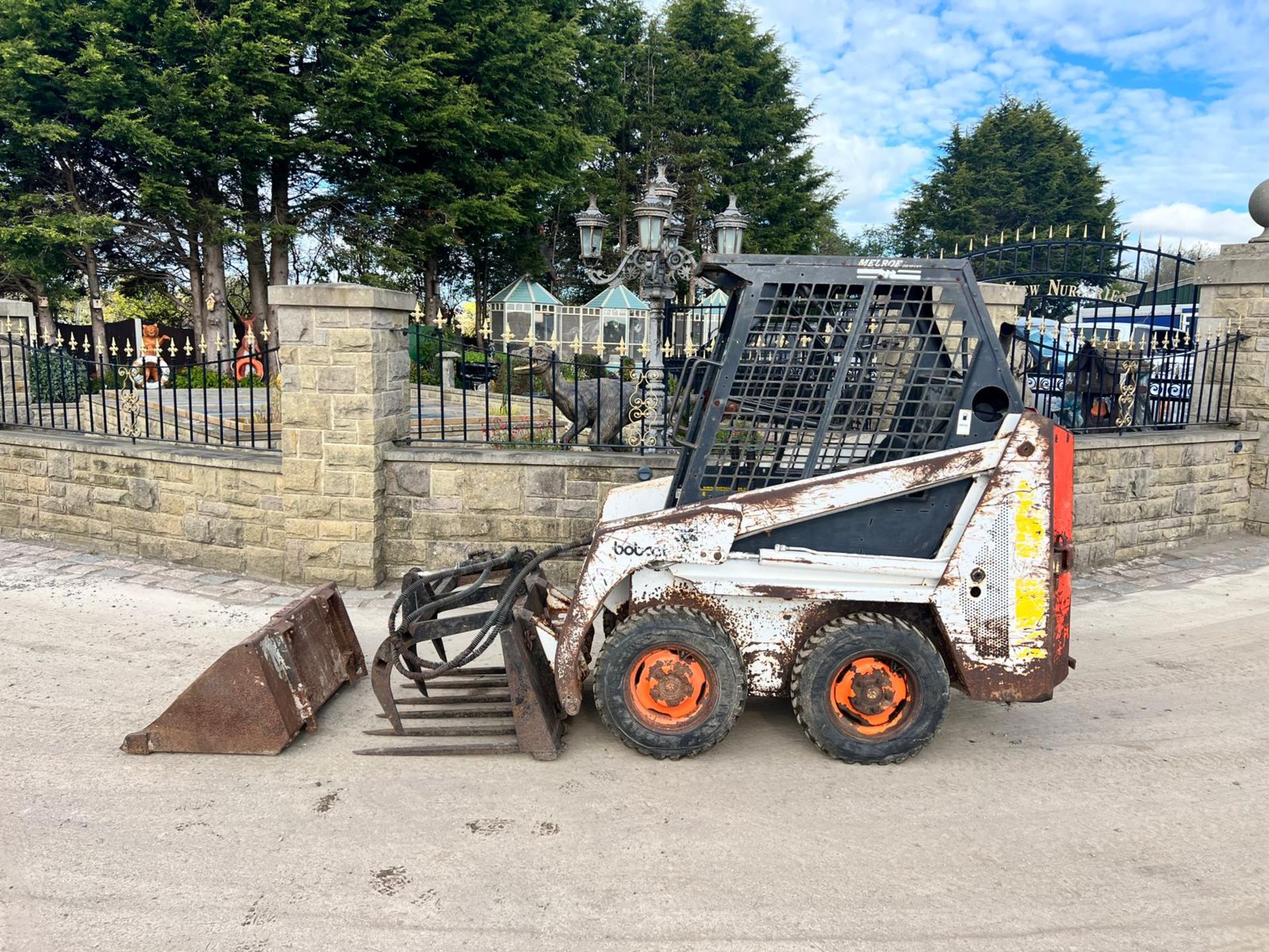 Bobcat 443 Wheeled Skidsteer Loader With Muck Grab, Bucket - Good Set Of Tyres *PLUS VAT* - Image 4 of 11