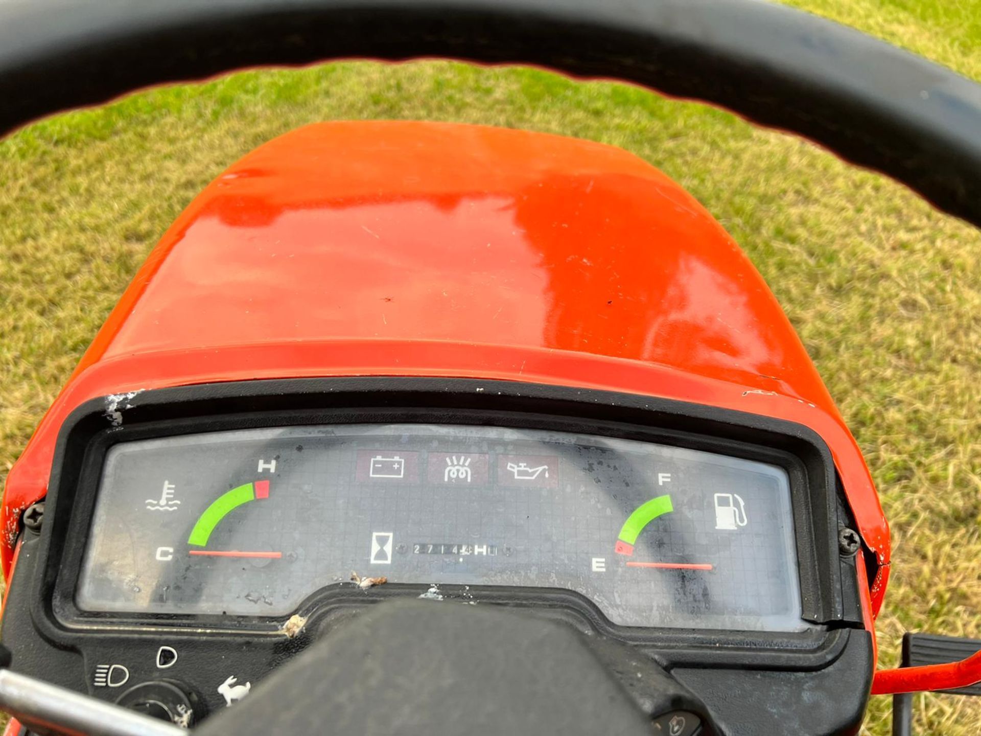 KUBOTA G1700 DIESEL RIDE-ON MOWER WITH REAR COLLECTOR *NO VAT* - Image 14 of 16