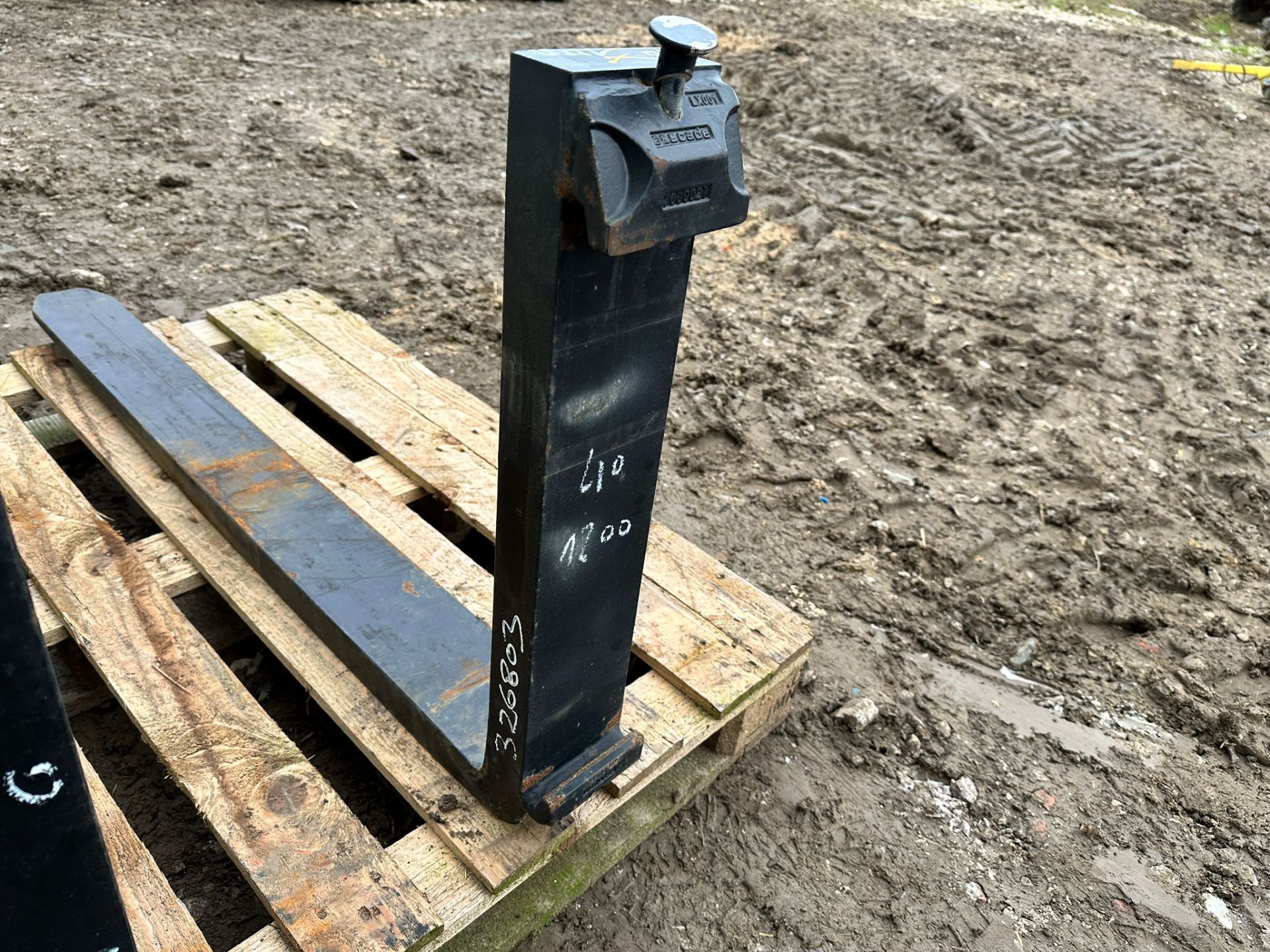 Set Of New Pallet Forks *PLUS VAT* - Image 2 of 8