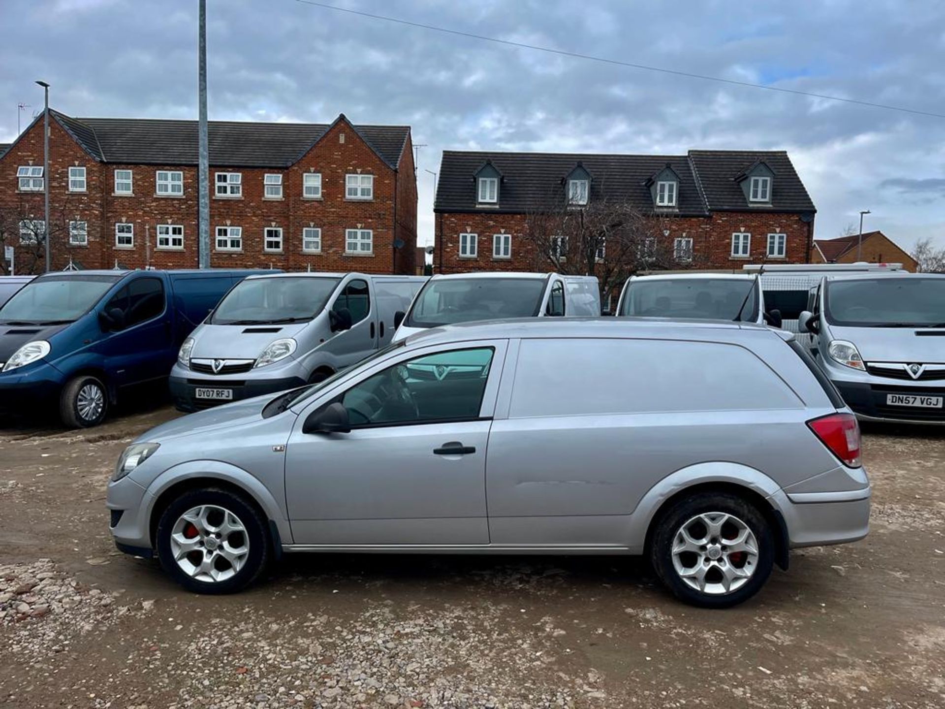 2011 VAUXHALL ASTRA CLUB CDTI SILVER CAR DERIVED VAN *NO VAT* - Image 2 of 12