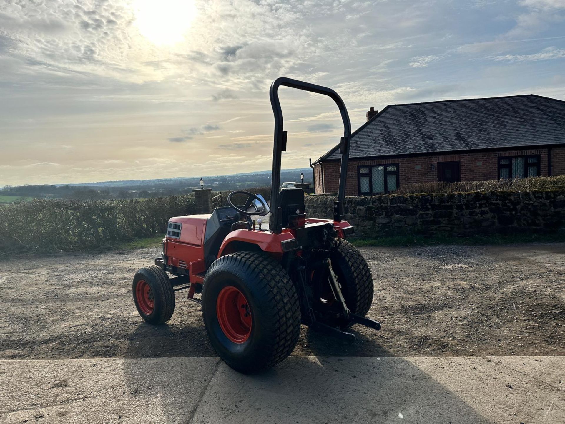 Kubota ST30 30HP 4WD Compact Tractor *PLUS VAT* - Image 4 of 14