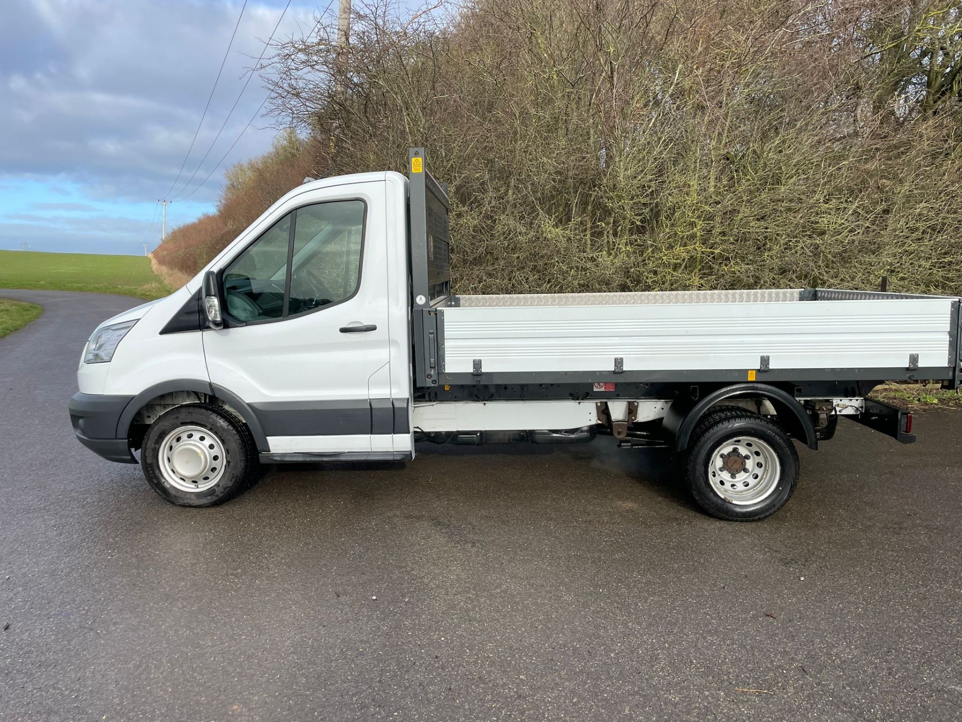2016/66 TRANSIT TIPPER T350 - REALLY CLEAN 81,092 MILES - Image 2 of 12