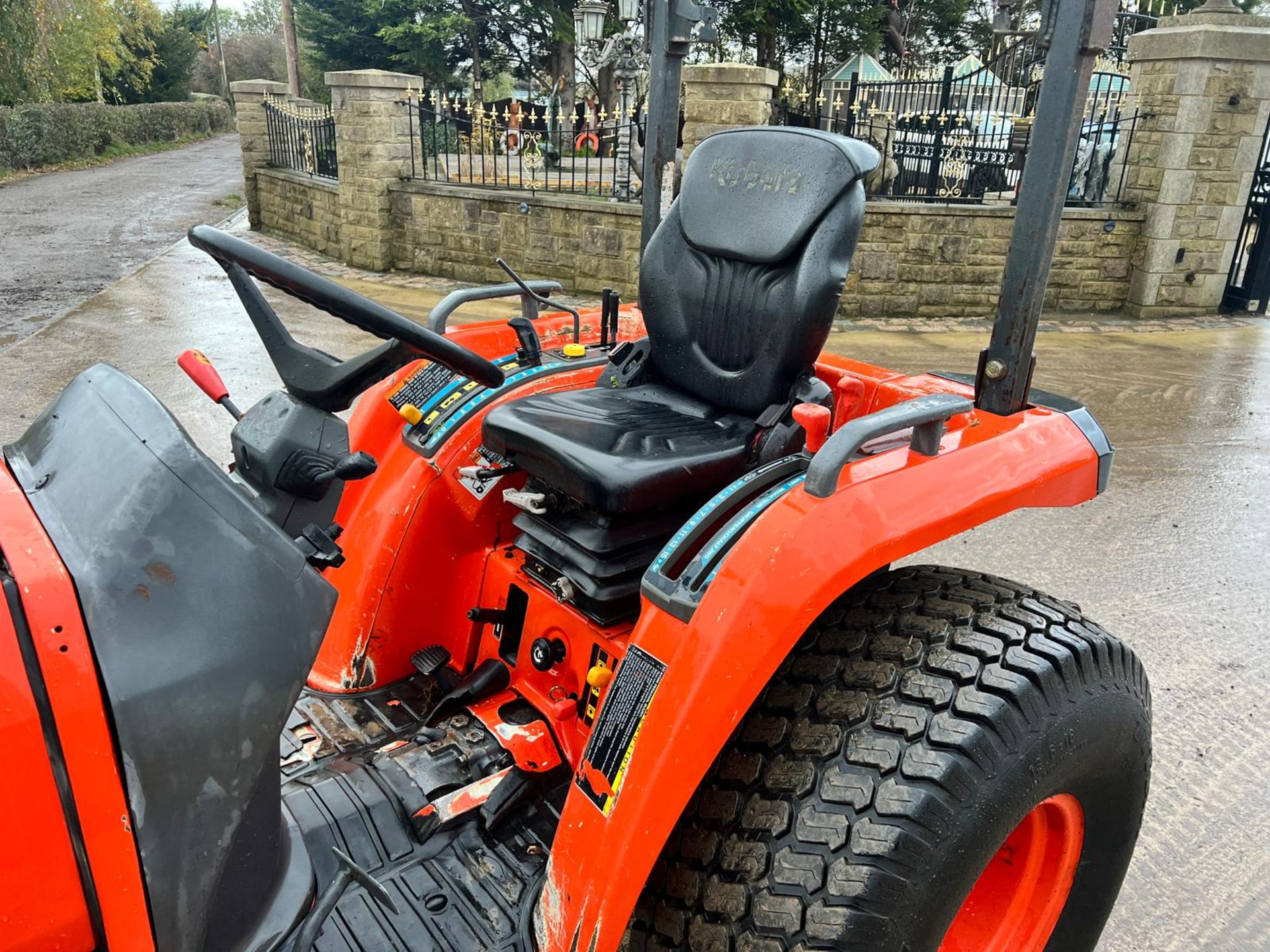 Kubota STV40 40HP 4WD Compact Tractor *PLUS VAT* - Image 15 of 15