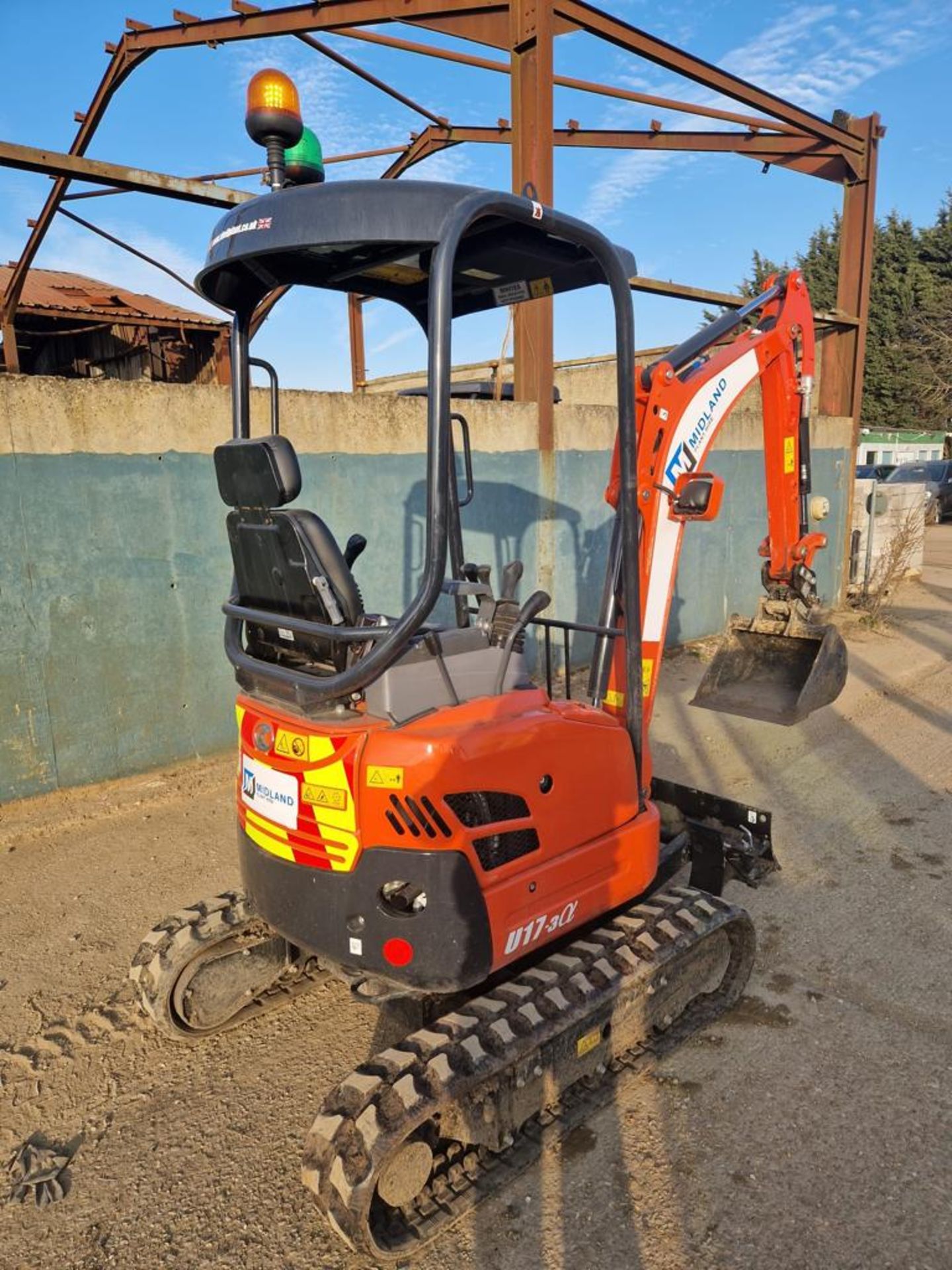 Nov 2022 machine kubota u17 only done, 16 hours from new *PLUS VAT* - Image 3 of 4