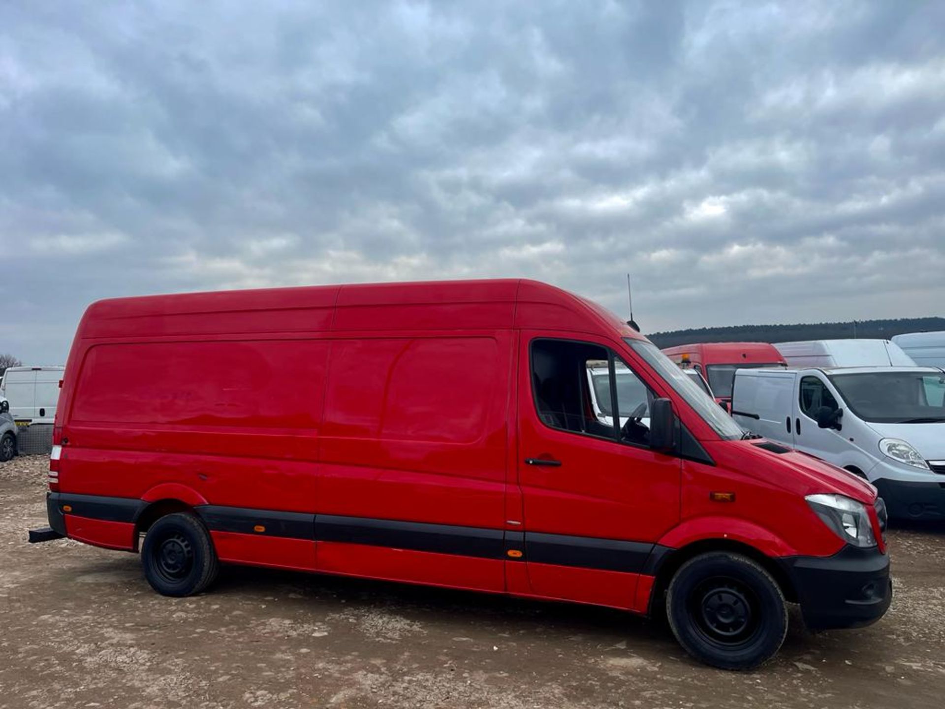 2013 MERCEDES-BENZ SPRINTER 310 CDI RED PANEL VAN *NO VAT* - Image 3 of 12