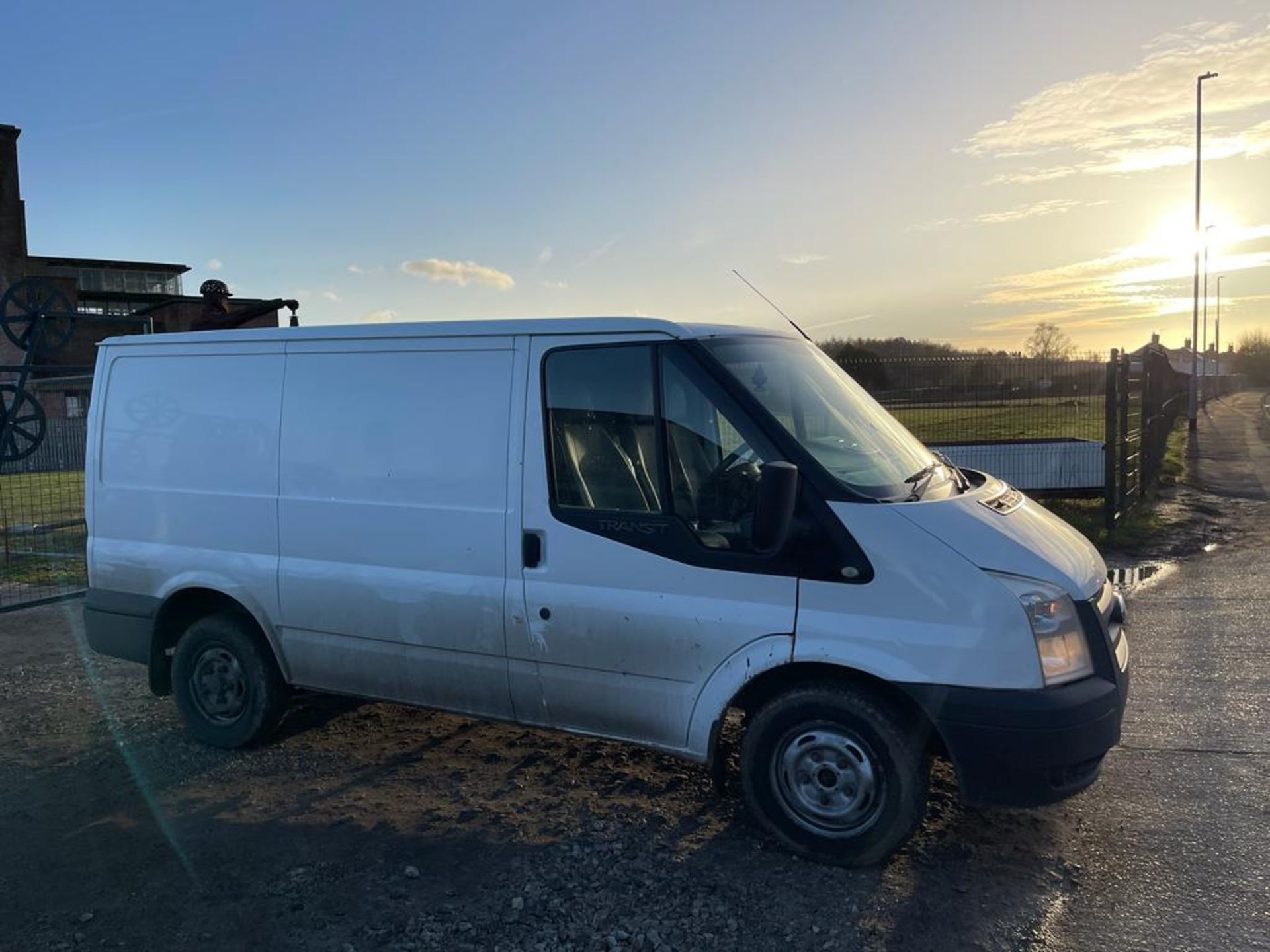 2014 FORD TRANSIT 100 T280 FWD WHITE PANEL VAN *NO VAT* - Image 3 of 10