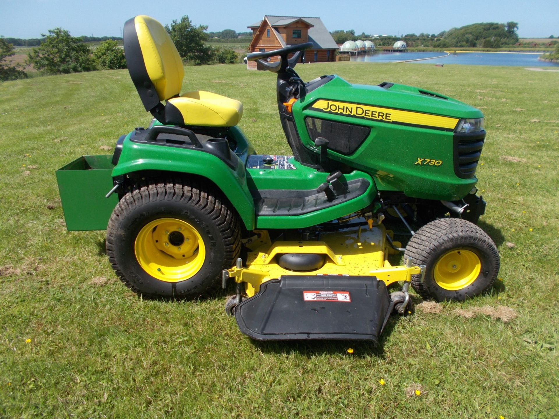 2018 JOHN DEERE X730 RIDE ON LAWN TRACTOR, 194 HOURS, 60” CUTTING DECK *PLUS VAT* - Image 4 of 20
