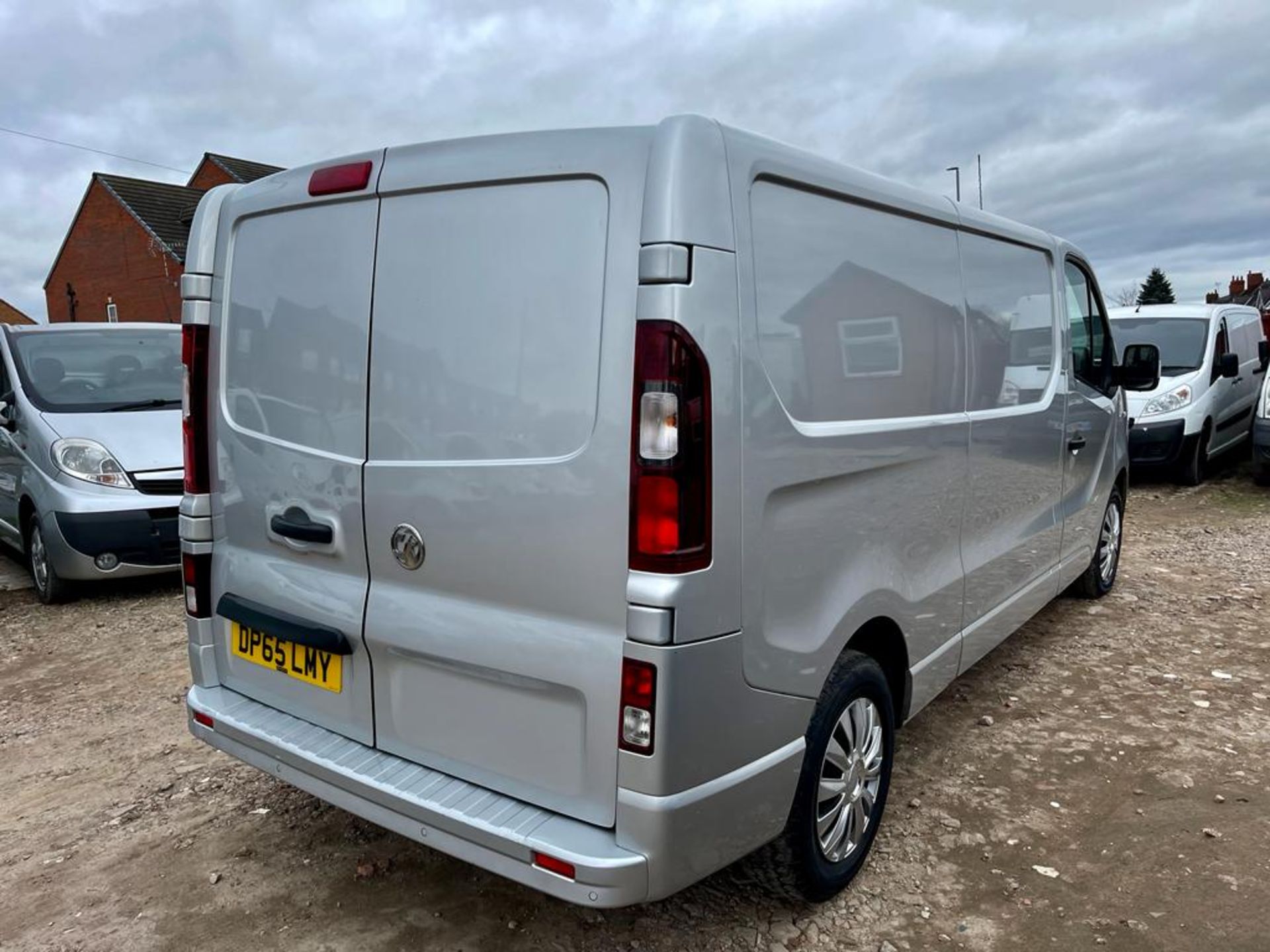 2016 VAUXHALL VIVARO 2900 SPORTIVE CDTI SILVER PANEL VAN *NO VAT* - Image 4 of 14