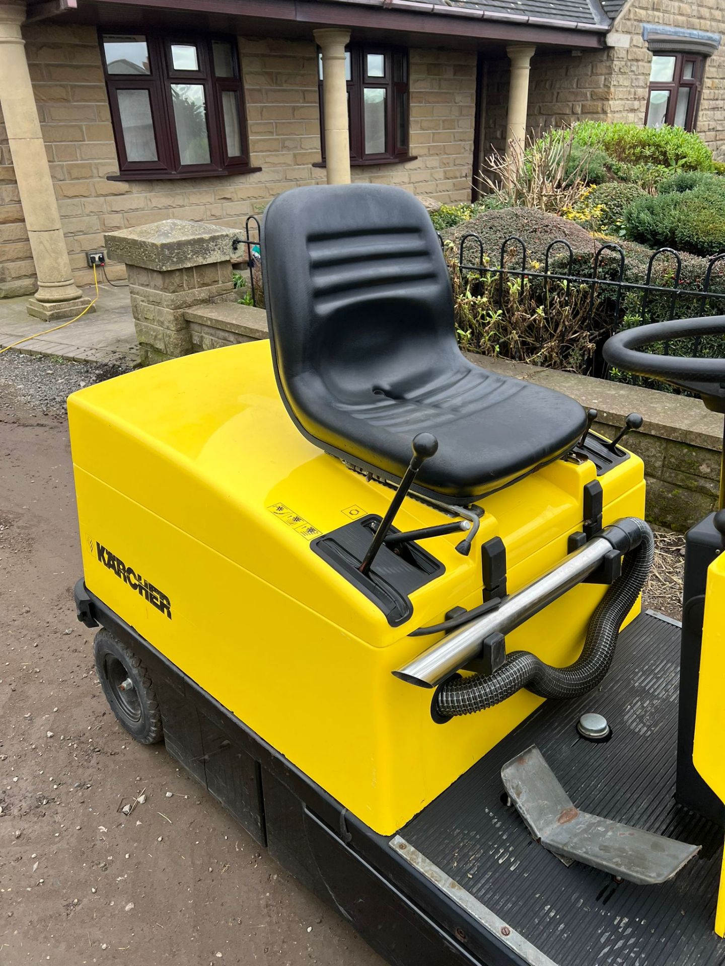 KARCHER PETROL ROAD SWEEPER WITH SUCTION PIPE *PLUS VAT* - Image 7 of 10
