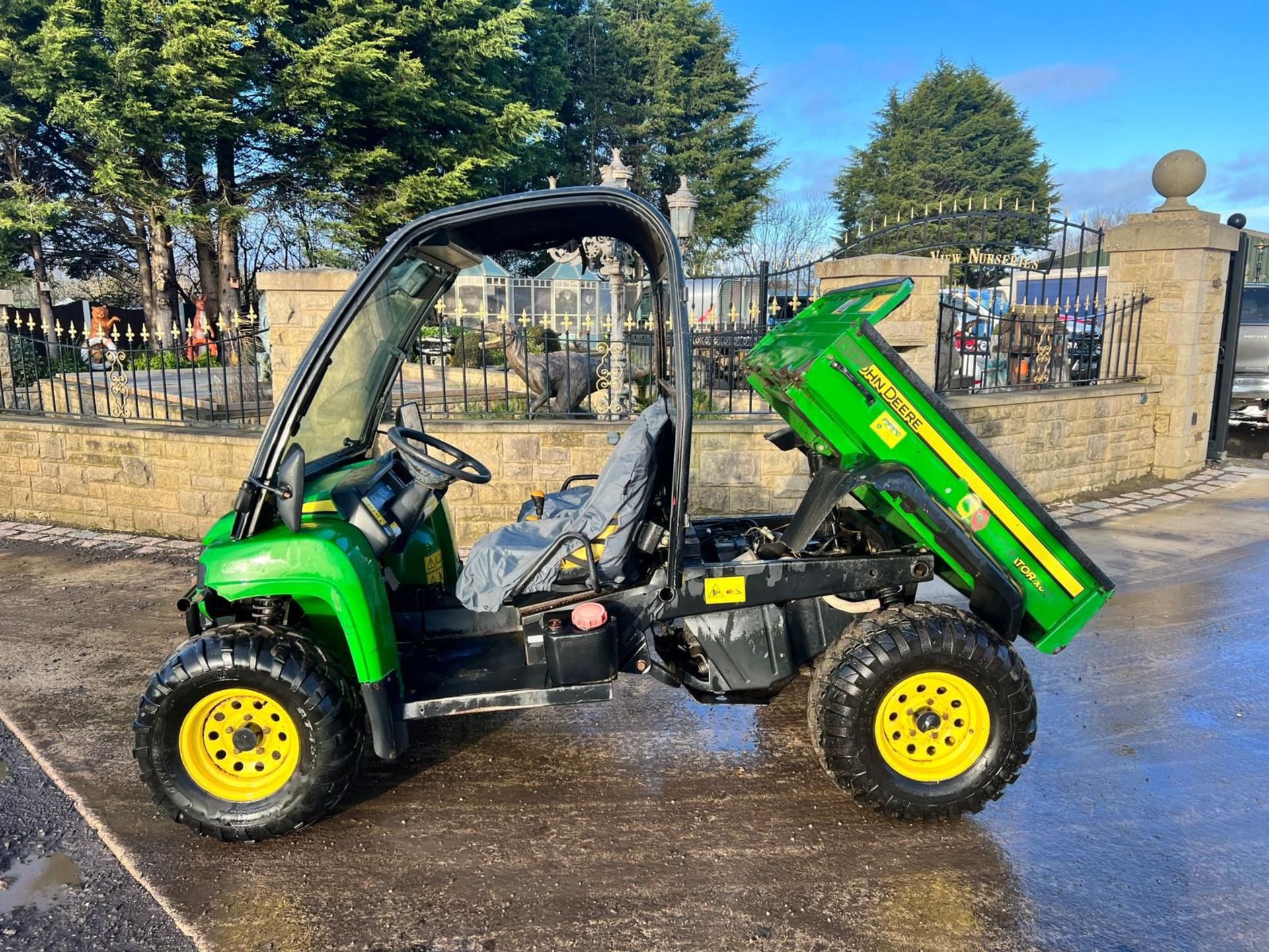 JOHN DEERE GATOR XUV850D *PLUS VAT* - Image 6 of 8