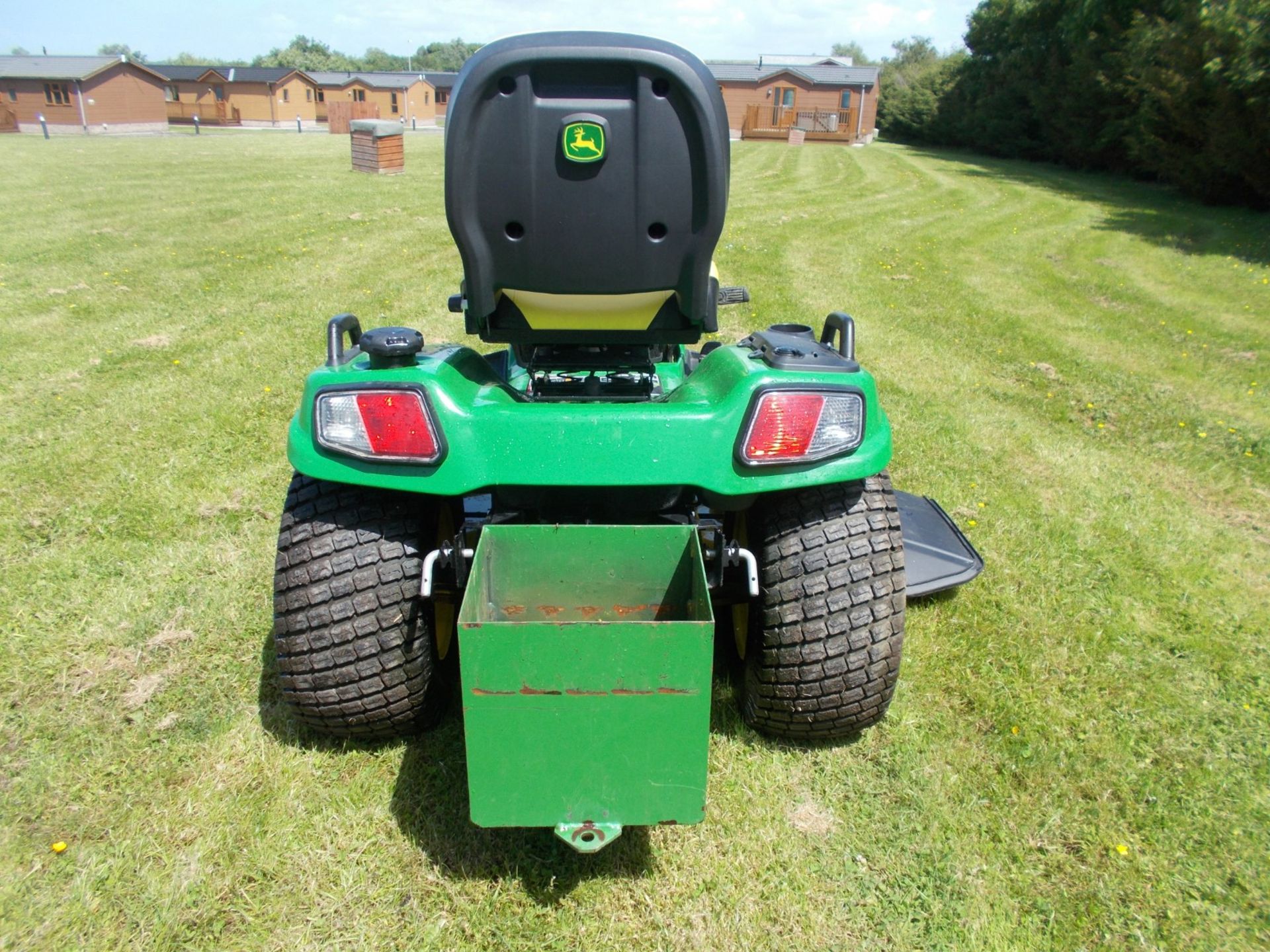 2018 JOHN DEERE X730 RIDE ON LAWN TRACTOR, 194 HOURS, 60” CUTTING DECK *PLUS VAT* - Image 6 of 20