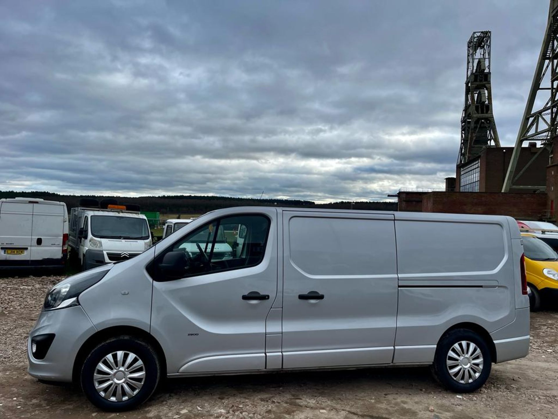 2016 VAUXHALL VIVARO 2900 SPORTIVE CDTI SILVER PANEL VAN *NO VAT* - Image 6 of 14