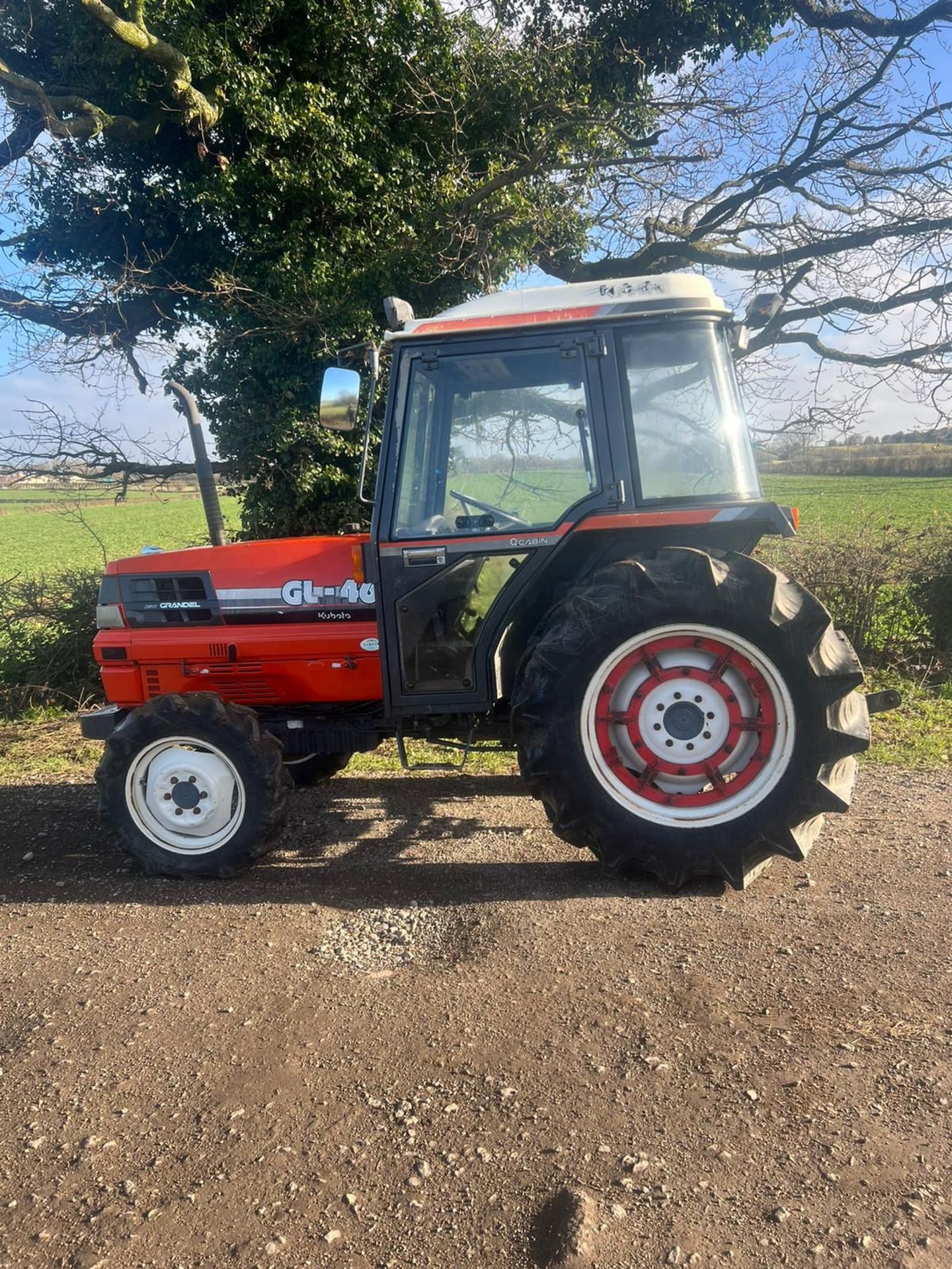 KUBOTA GL-46 TRACTOR FULL GLASS CAB 46HP *PLUS VAT* - Image 9 of 13