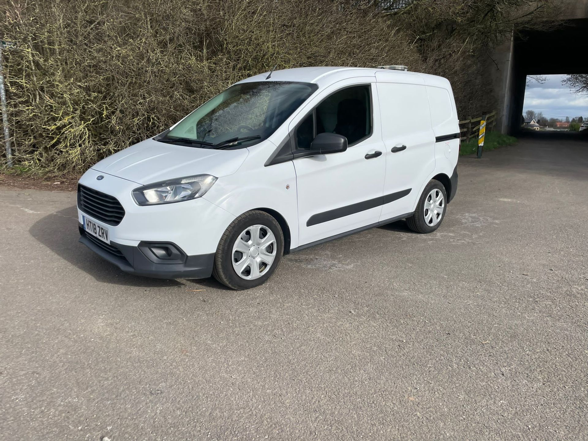 2018 FORD TRANSIT COURIER TREND TDCI WHITE PANEL VAN *PLUS VAT* - Image 3 of 12