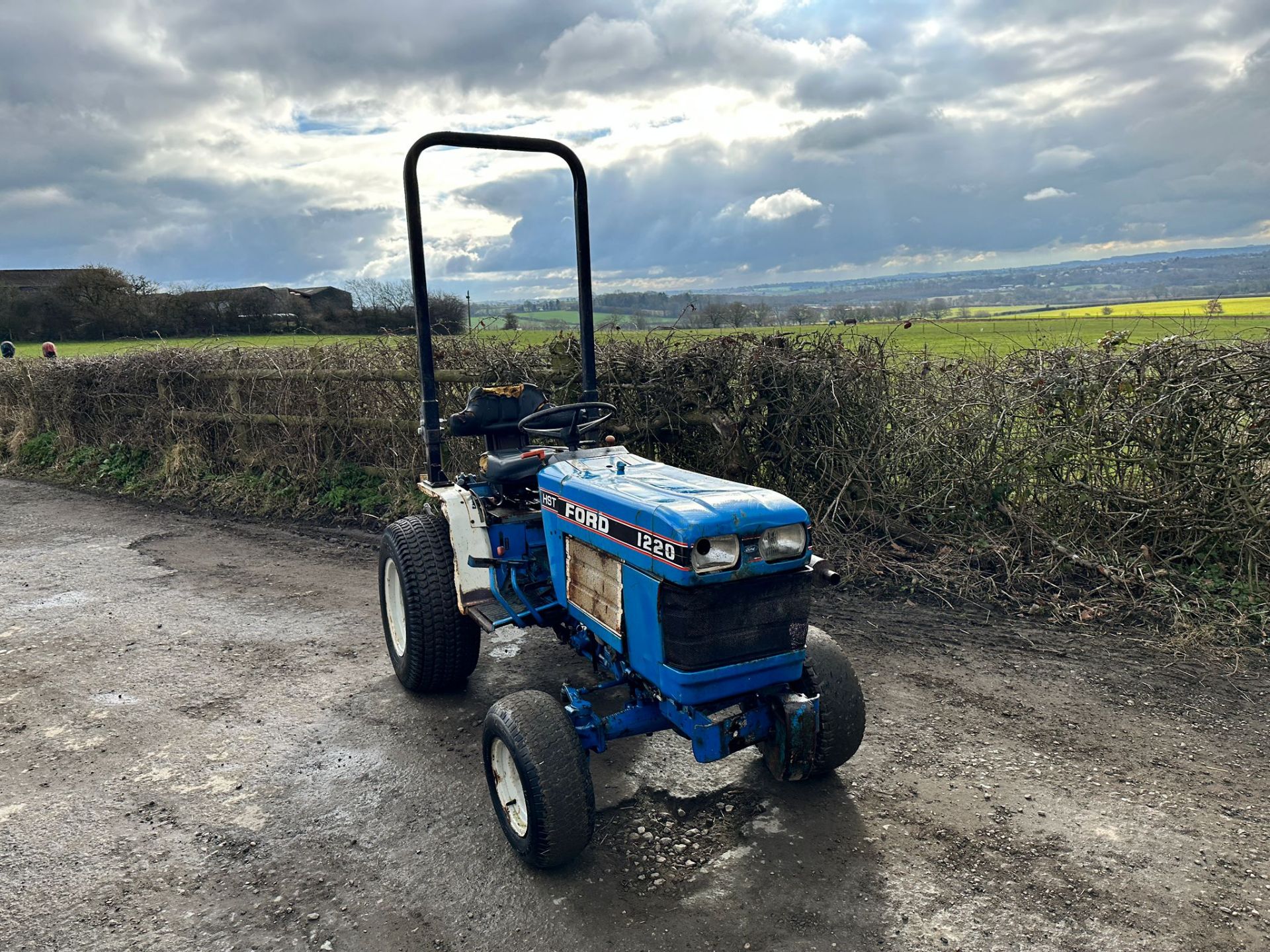 Ford 1220 17HP 4WD HST Compact Tractor *PLUS VAT* - Image 6 of 14