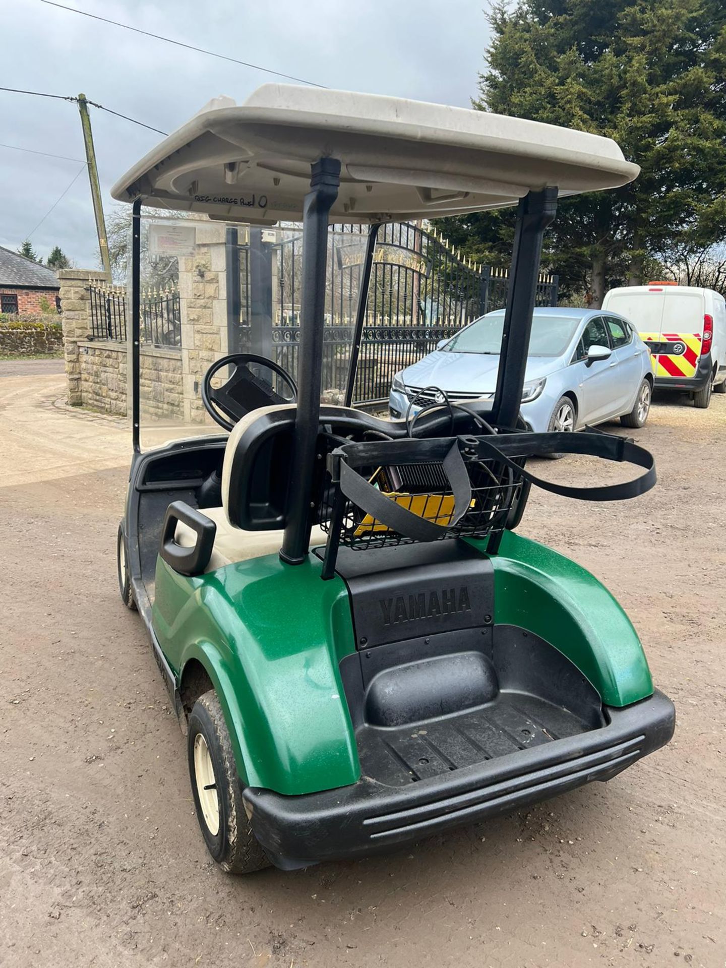 YAMAHA GOLF BUGGY 48 VOLT WITH CHARGER *PLUS VAT* - Image 6 of 8