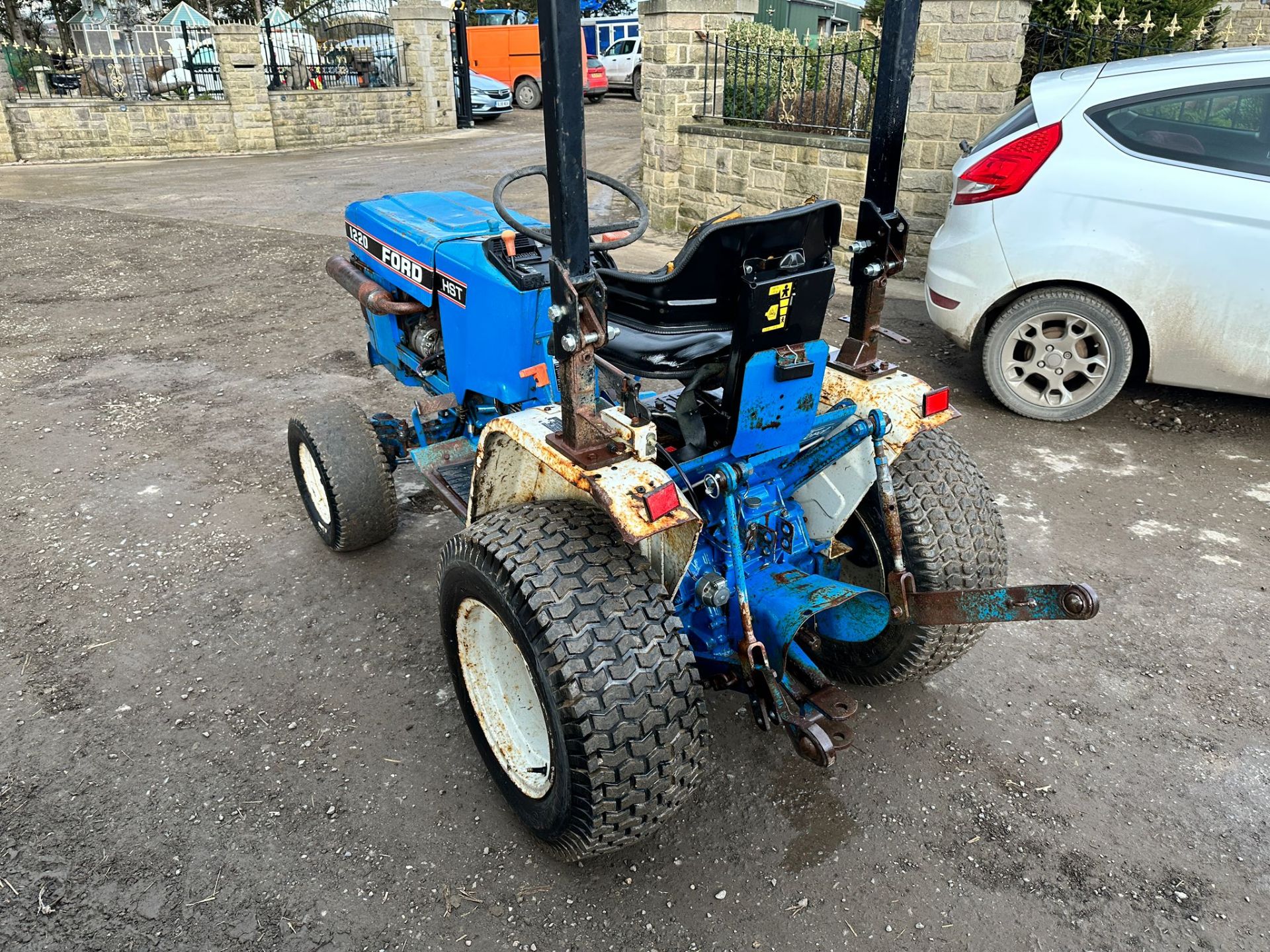 Ford 1220 17HP 4WD HST Compact Tractor *PLUS VAT* - Image 2 of 14