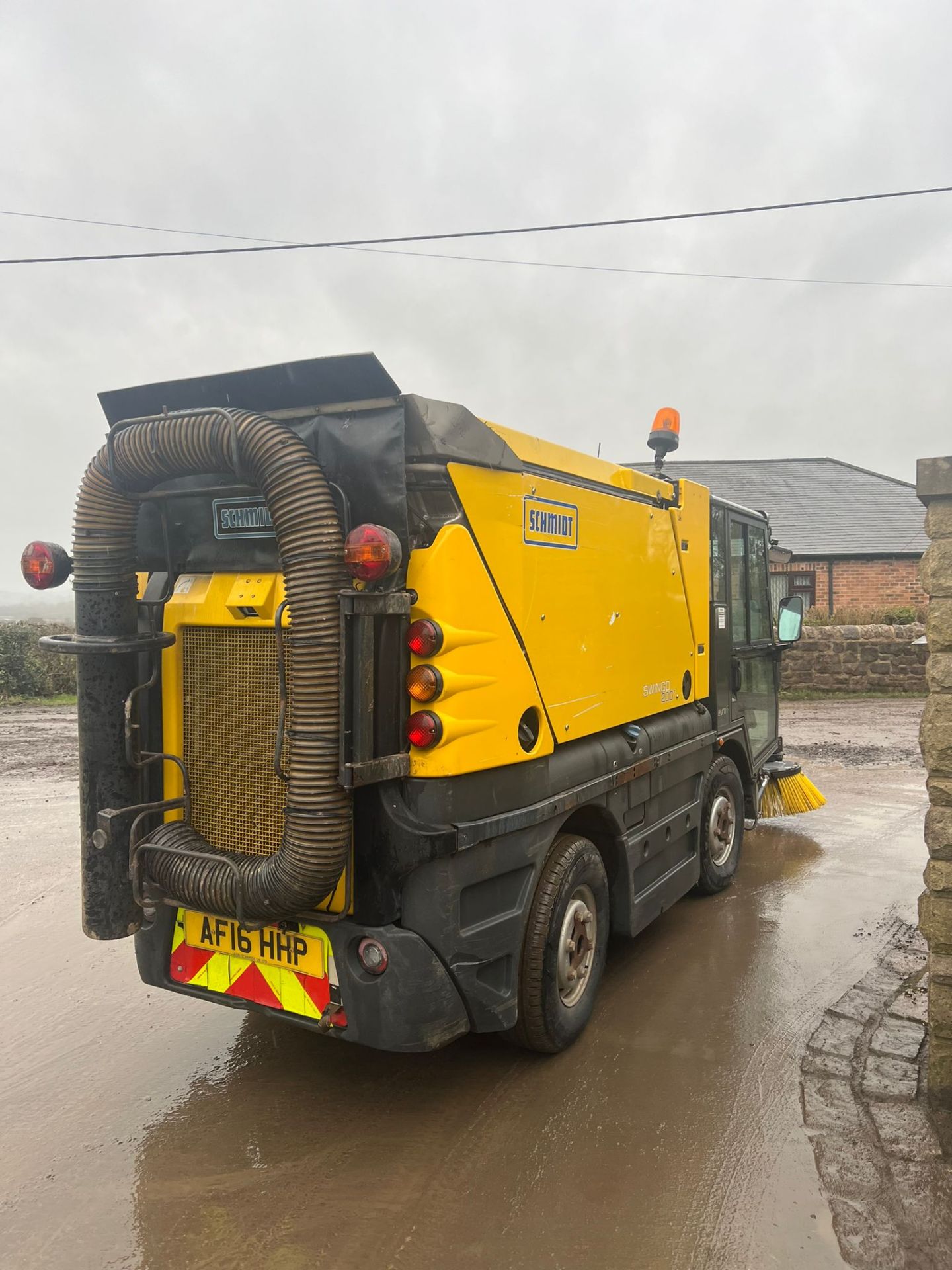 2016 SCHMIDT SWINGO 200+ ROAD SWEEPER ROAD REGISTERED *PLUS VAT* - Image 3 of 12