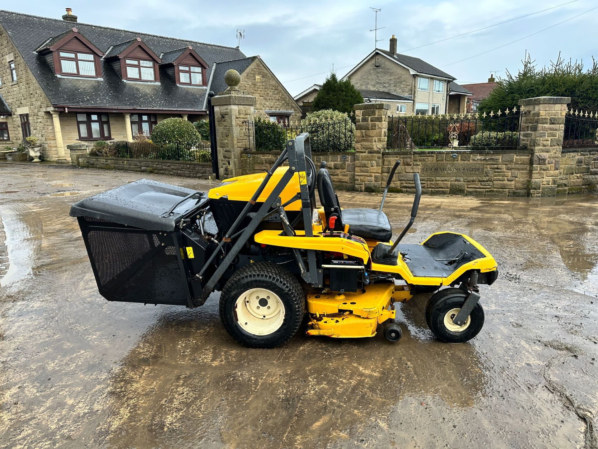 Kubota GZD21 High Tip Zero Turn Mower *PLUS VAT* - Image 5 of 8