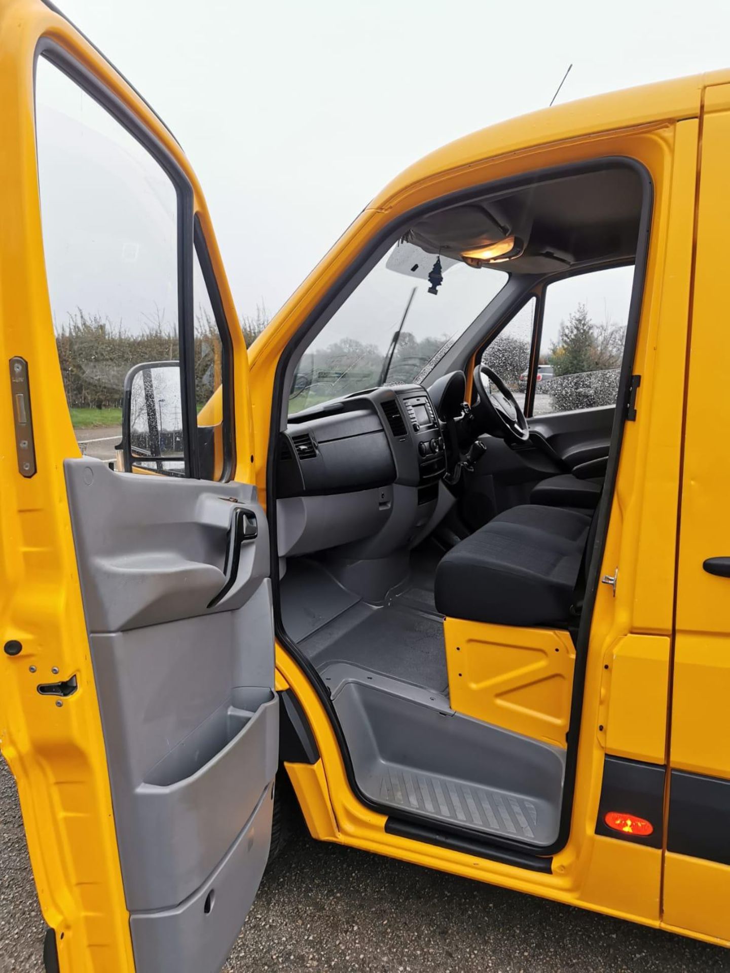 2017/67 REG MERCEDES-BENZ SPRINTER 314 CDI YELLOW DIESEL PANEL VAN, SHOWING 0 FORMER KEEPERS *NO VAT - Image 12 of 28