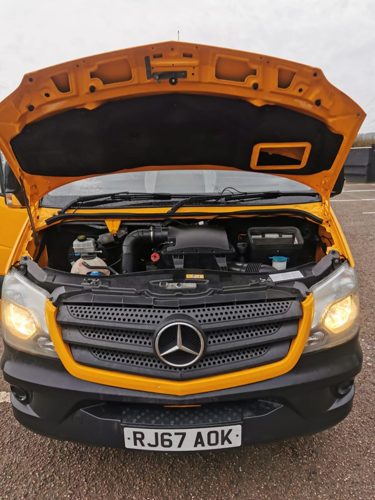 2017/67 REG MERCEDES-BENZ SPRINTER 314 CDI YELLOW DIESEL PANEL VAN, SHOWING 0 FORMER KEEPERS *NO VAT - Image 17 of 28