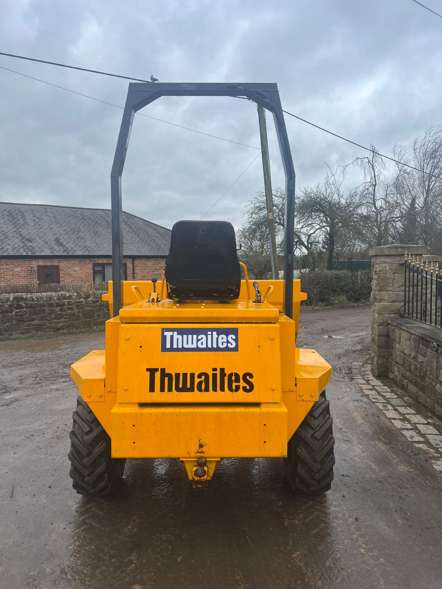 THWAITES 2 TON DUMPER 4x4 ELECTRIC START *PLUS VAT* - Image 3 of 6