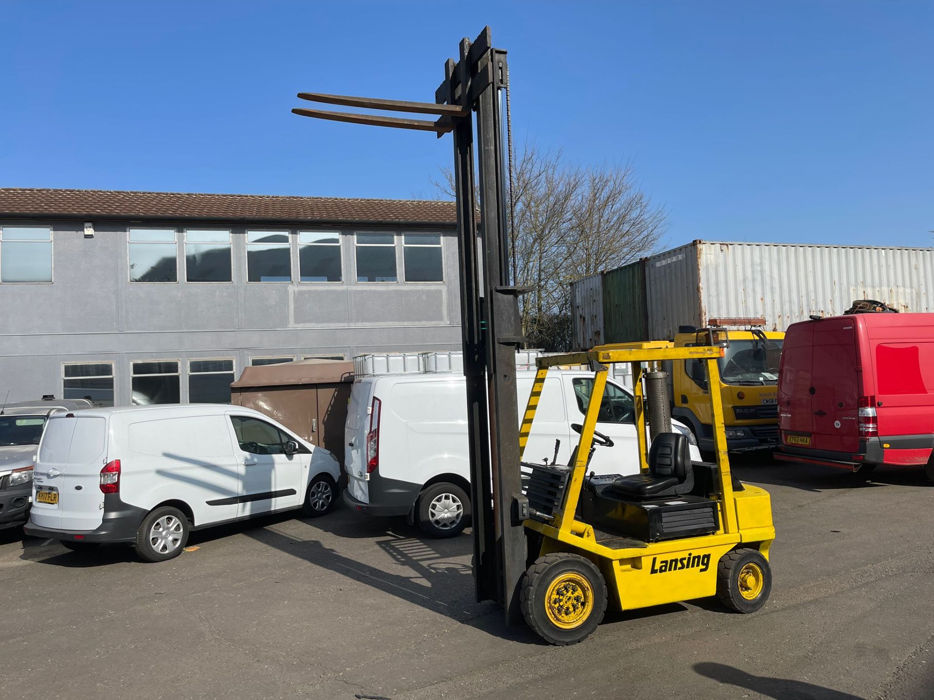 LINDE 2.0 DIESEL FORK TRUCK, MAX LIFT 3.8m *PLUS VAT* - Image 6 of 12