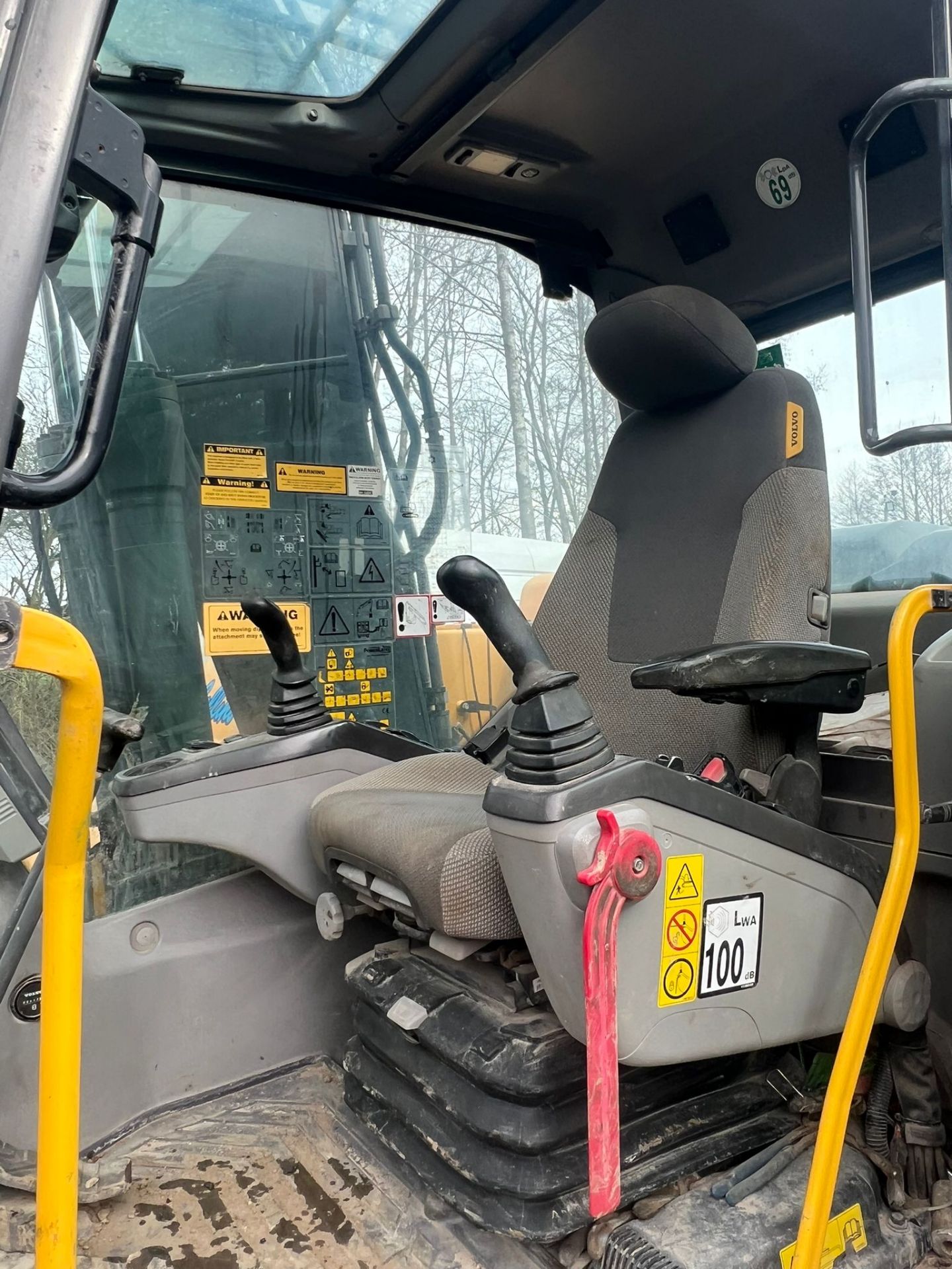 2015 Volvo EC140D 14 Tonne Excavator *PLUS VAT* - Image 12 of 13