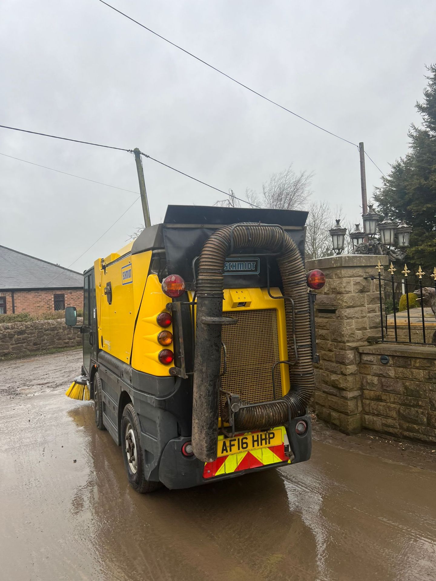 2016 SCHMIDT SWINGO 200+ ROAD SWEEPER ROAD REGISTERED *PLUS VAT* - Image 4 of 12